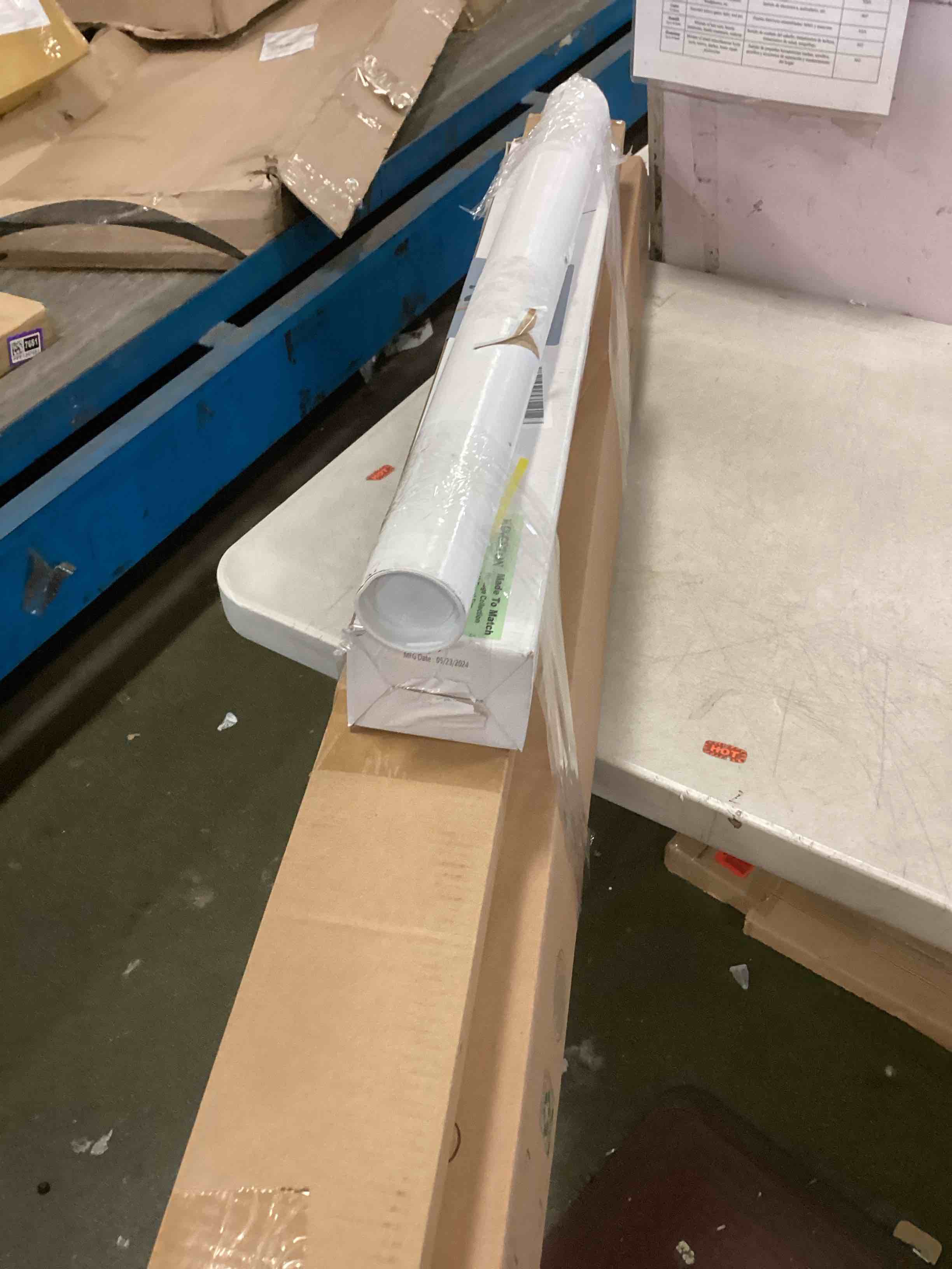 https://s3.amazonaws.com/lotting-images-prod/bidfta/PPE2300783_1745252223492.jpeg