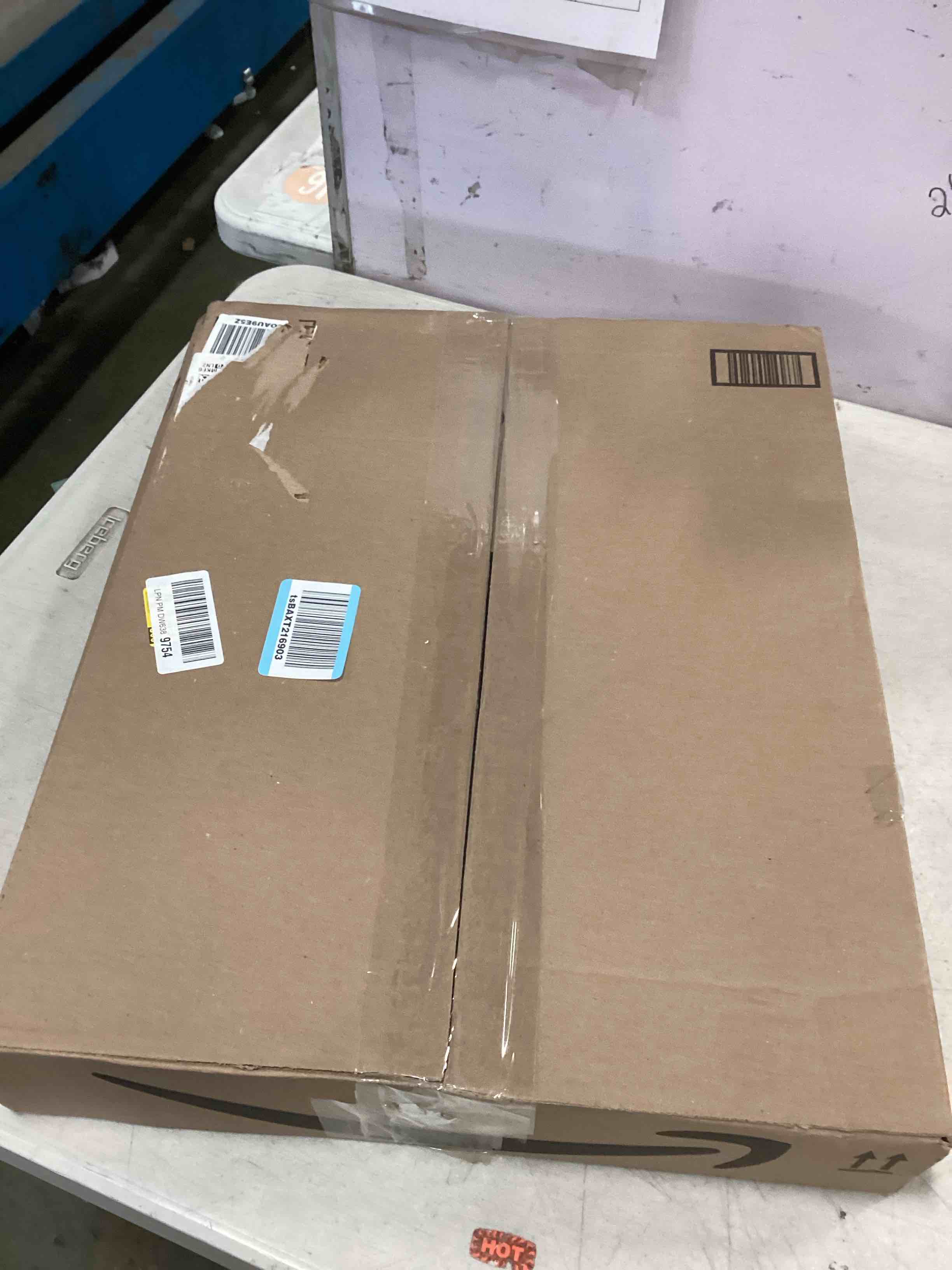 https://s3.amazonaws.com/lotting-images-prod/bidfta/PPE2300813_1745257513360.jpeg