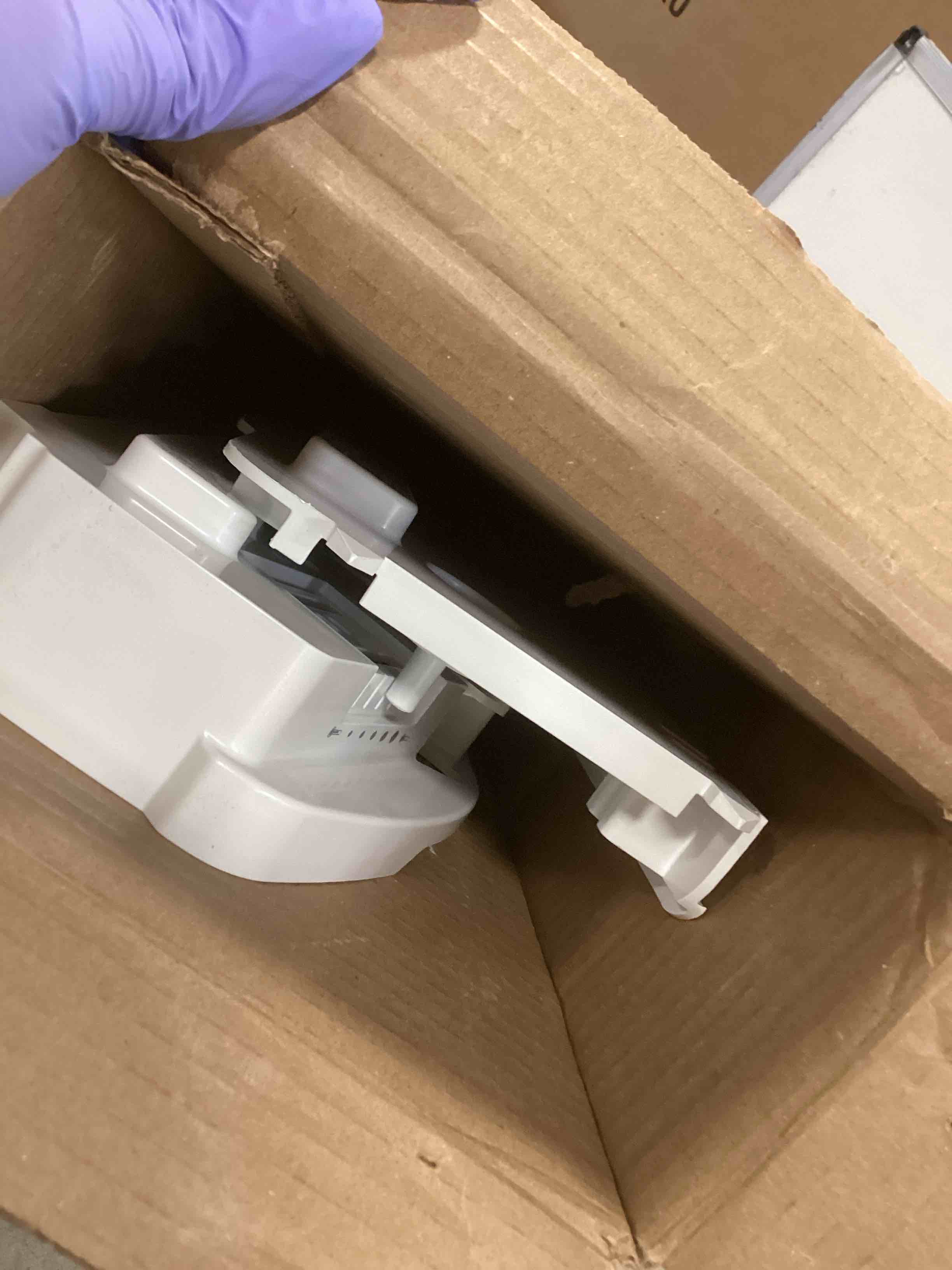 https://s3.amazonaws.com/lotting-images-prod/bidfta/PPE2300908_1745325871695.jpeg