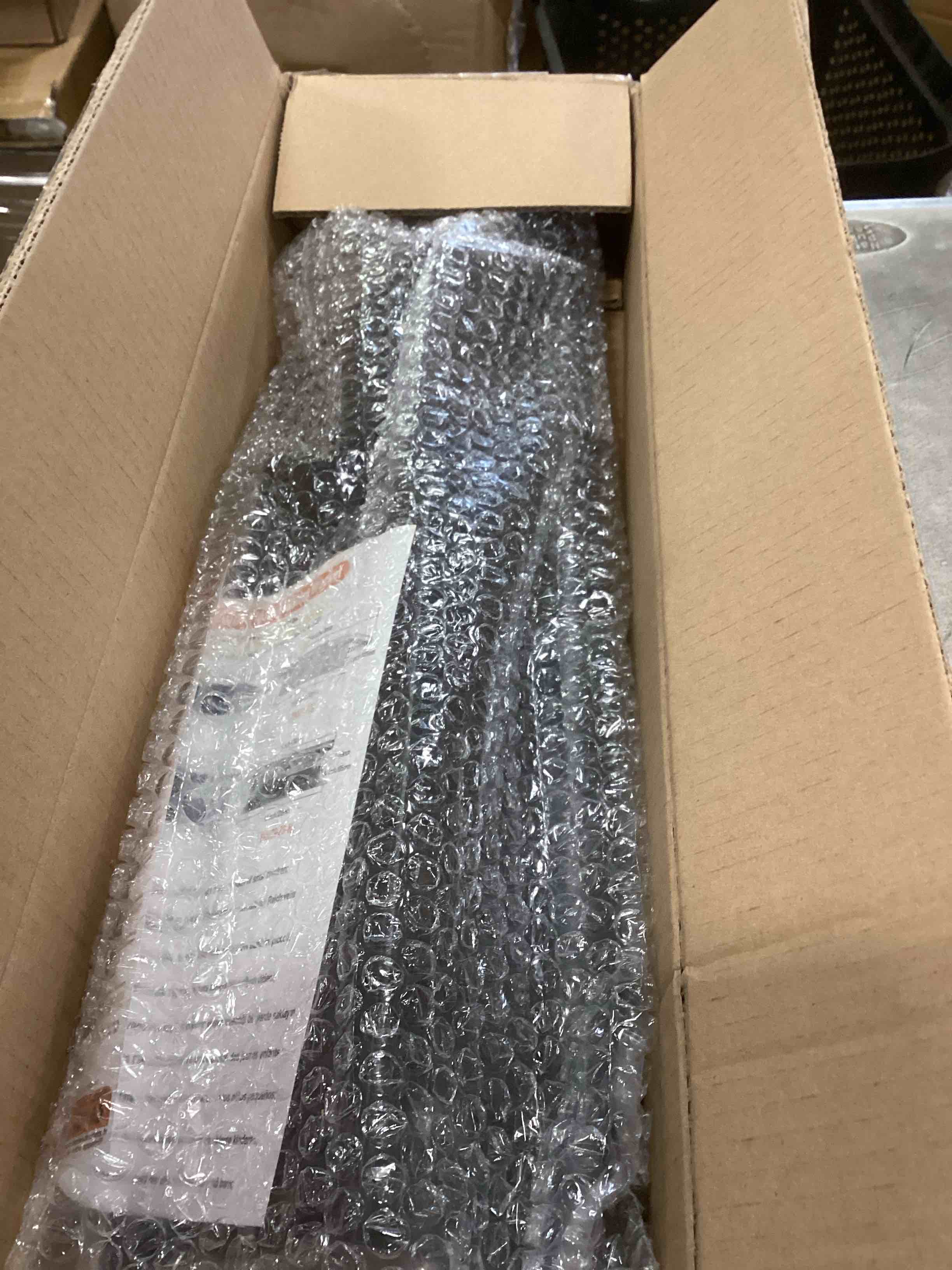 https://s3.amazonaws.com/lotting-images-prod/bidfta/PPE2300953_1745329902579.jpeg