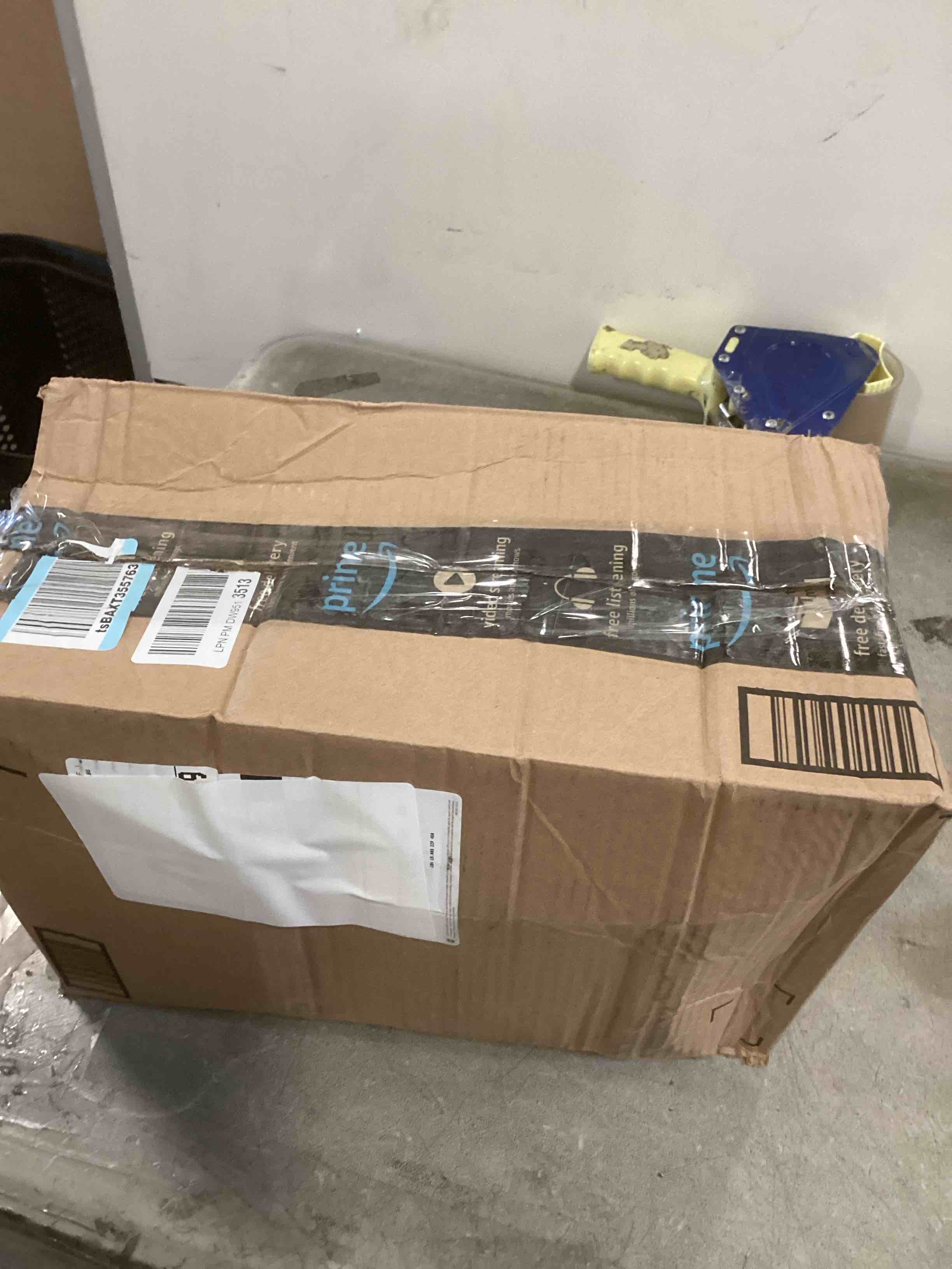 https://s3.amazonaws.com/lotting-images-prod/bidfta/PPE2301039_1745344113586.jpeg