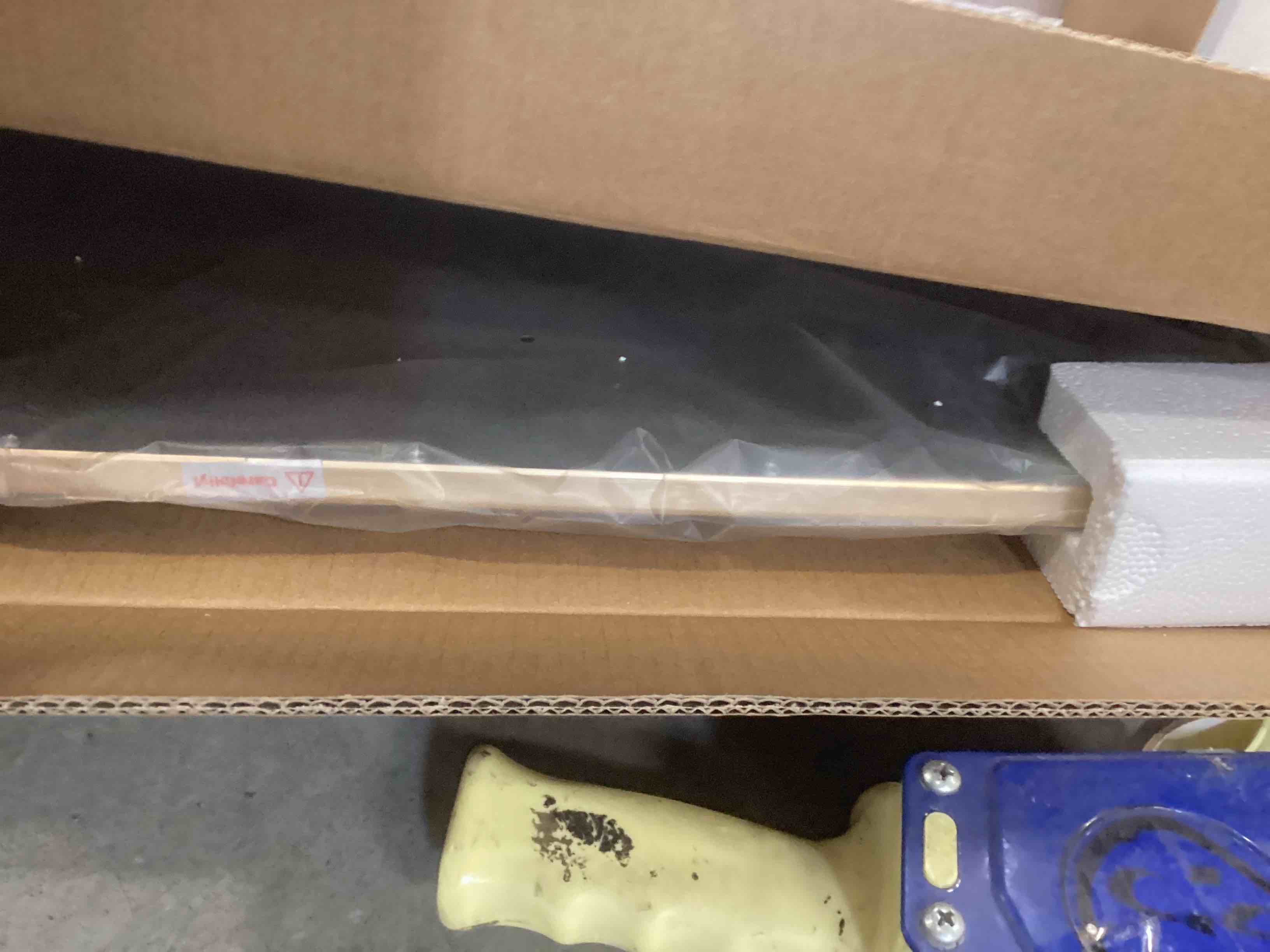 https://s3.amazonaws.com/lotting-images-prod/bidfta/PPE2301088_1745351836395.jpeg