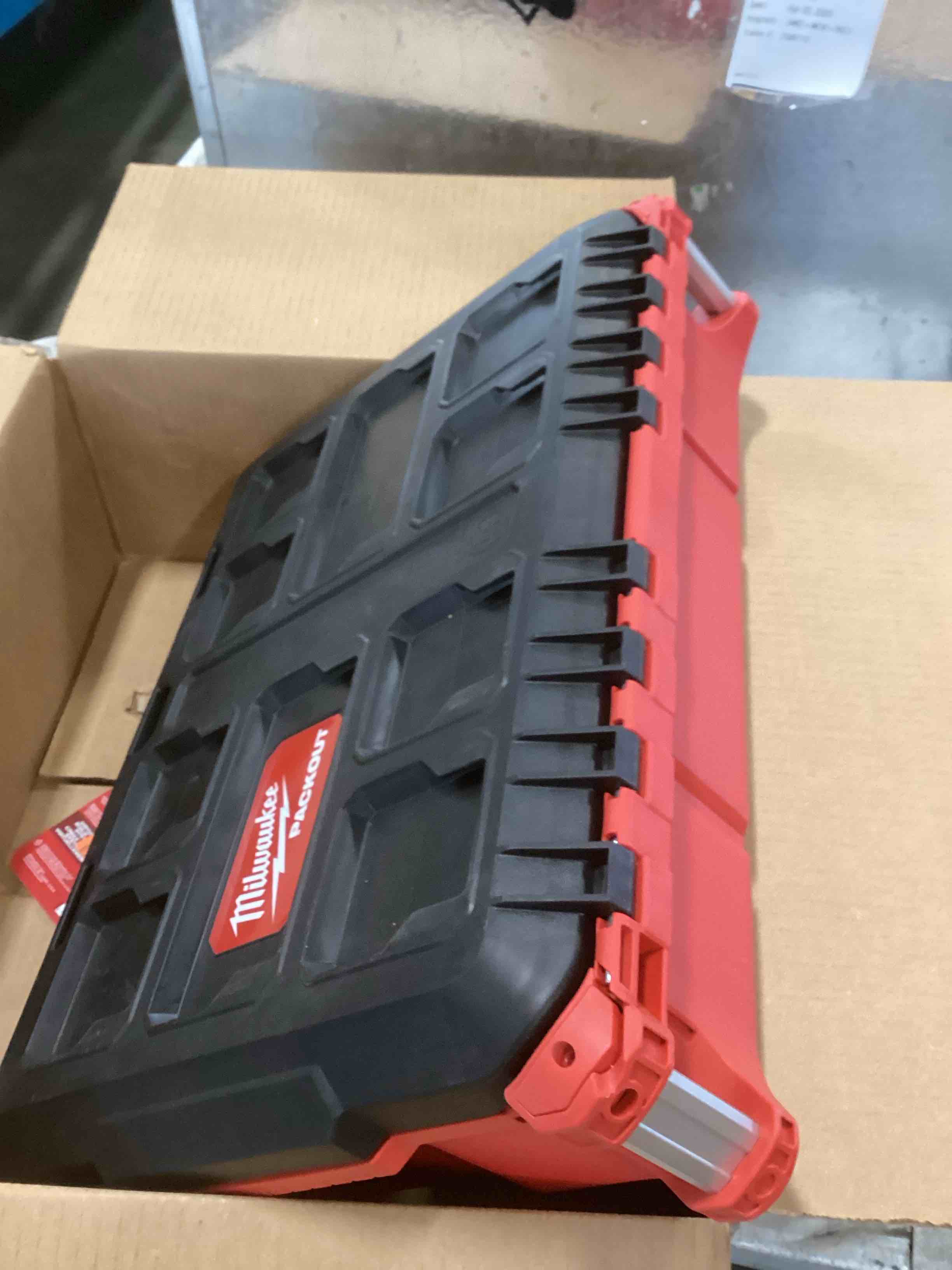 https://s3.amazonaws.com/lotting-images-prod/bidfta/PPE2301327_1745498525346.jpeg