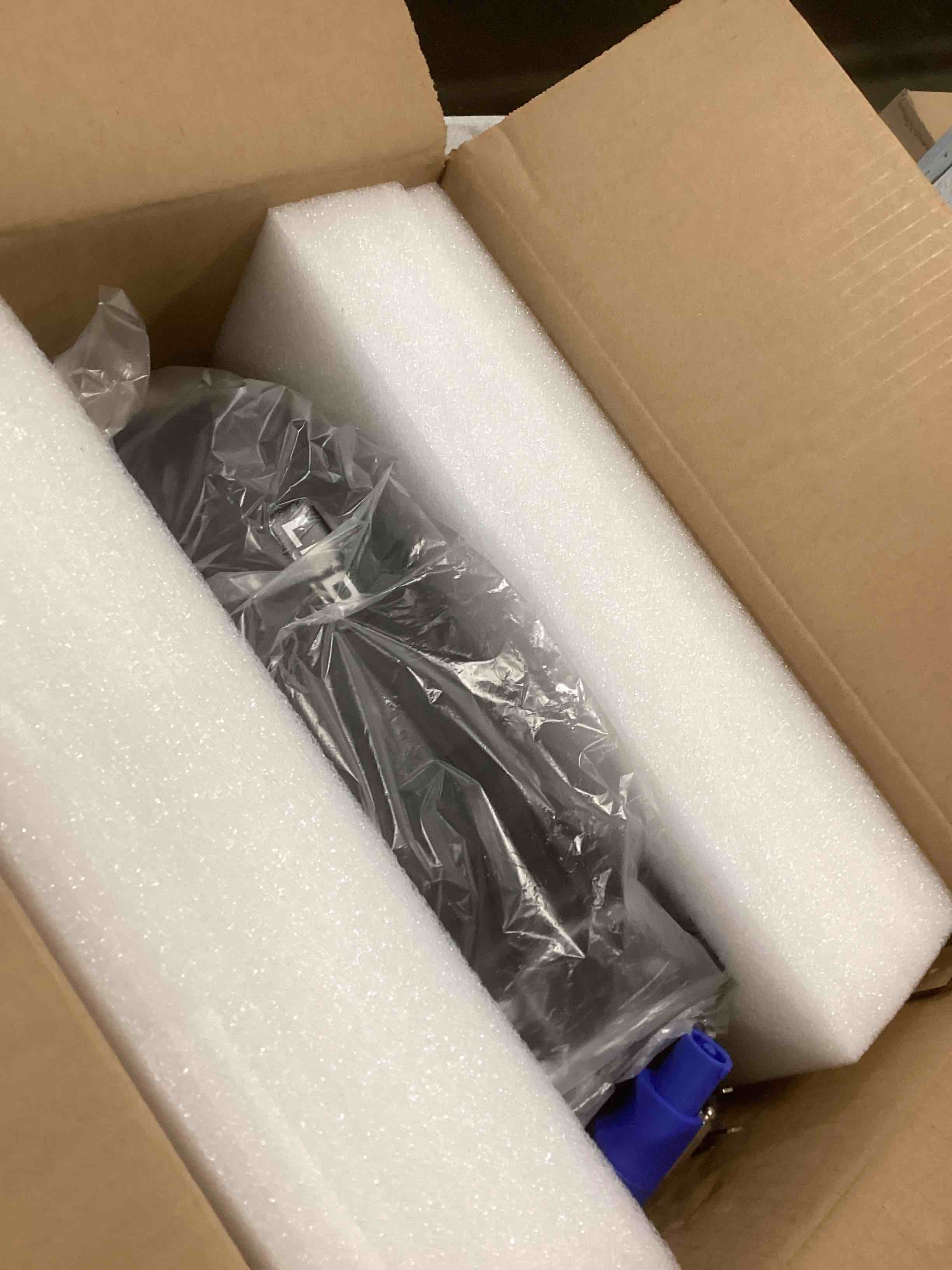 https://s3.amazonaws.com/lotting-images-prod/bidfta/PPE2301331_1745498983041.jpeg