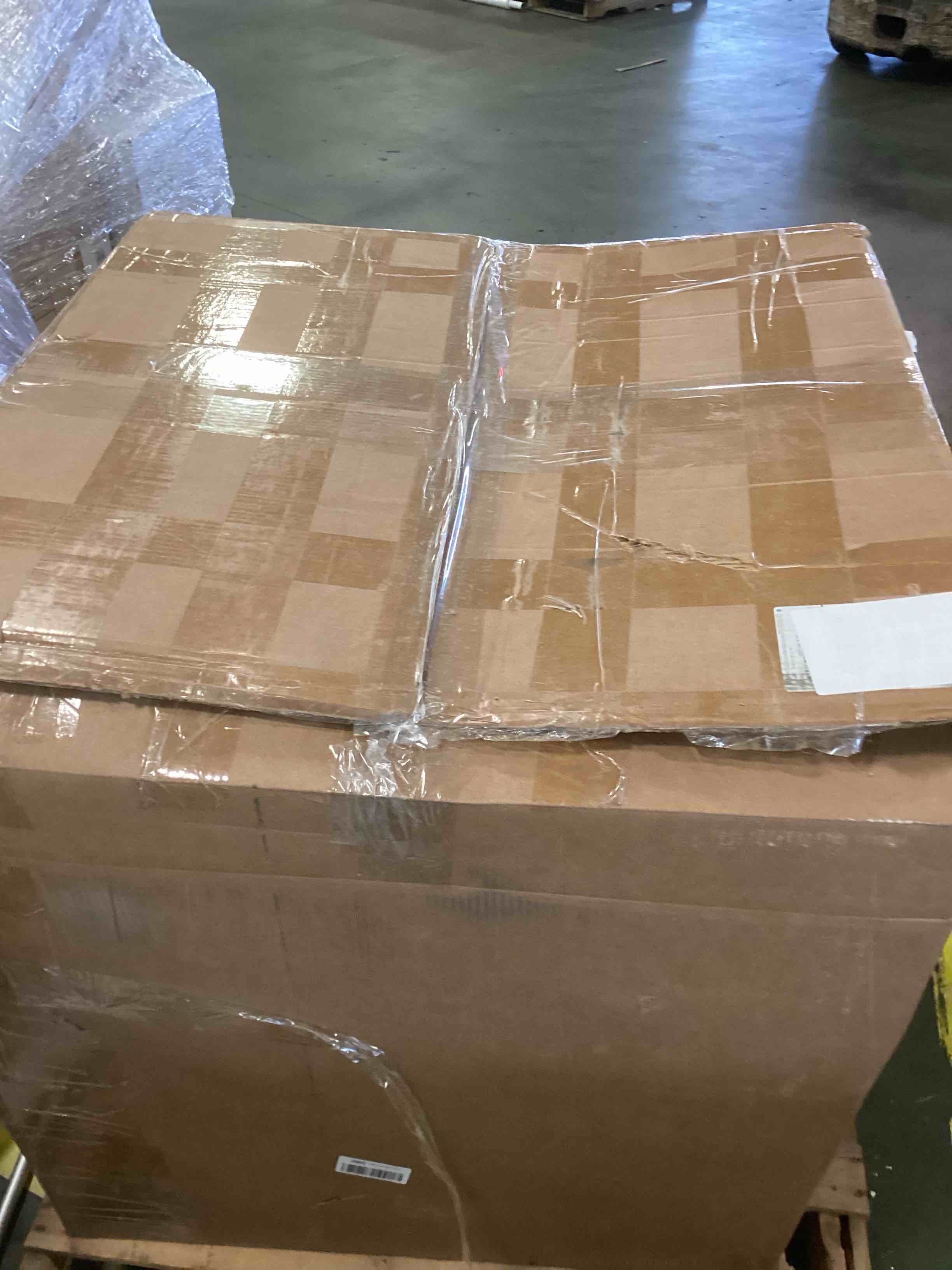 https://s3.amazonaws.com/lotting-images-prod/bidfta/PPE2301384_1745507117852.jpeg
