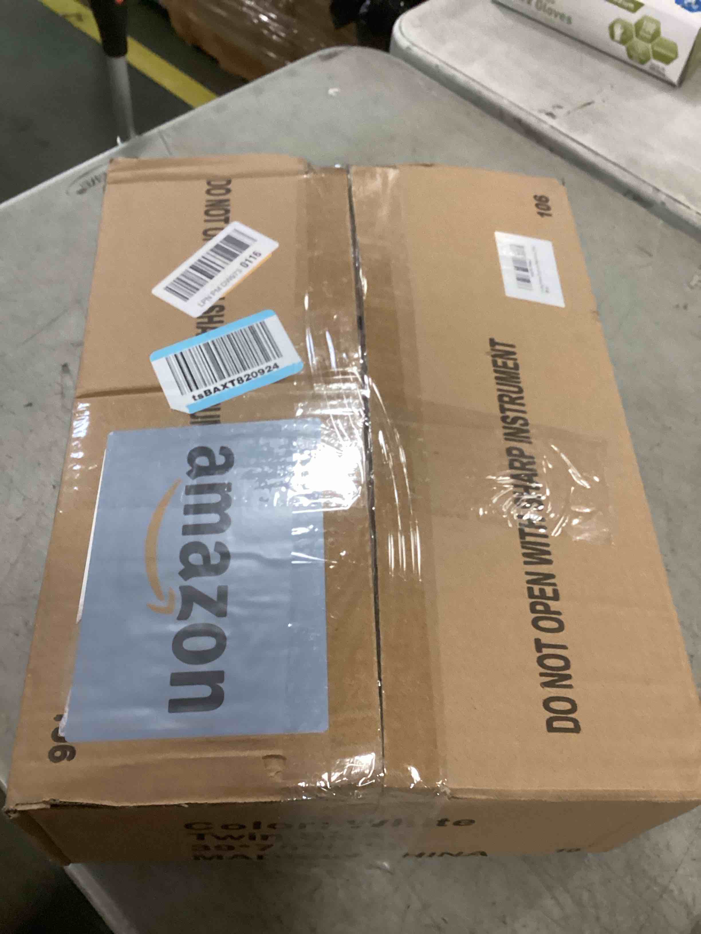 https://s3.amazonaws.com/lotting-images-prod/bidfta/PPE2301497_1745928751722.jpeg