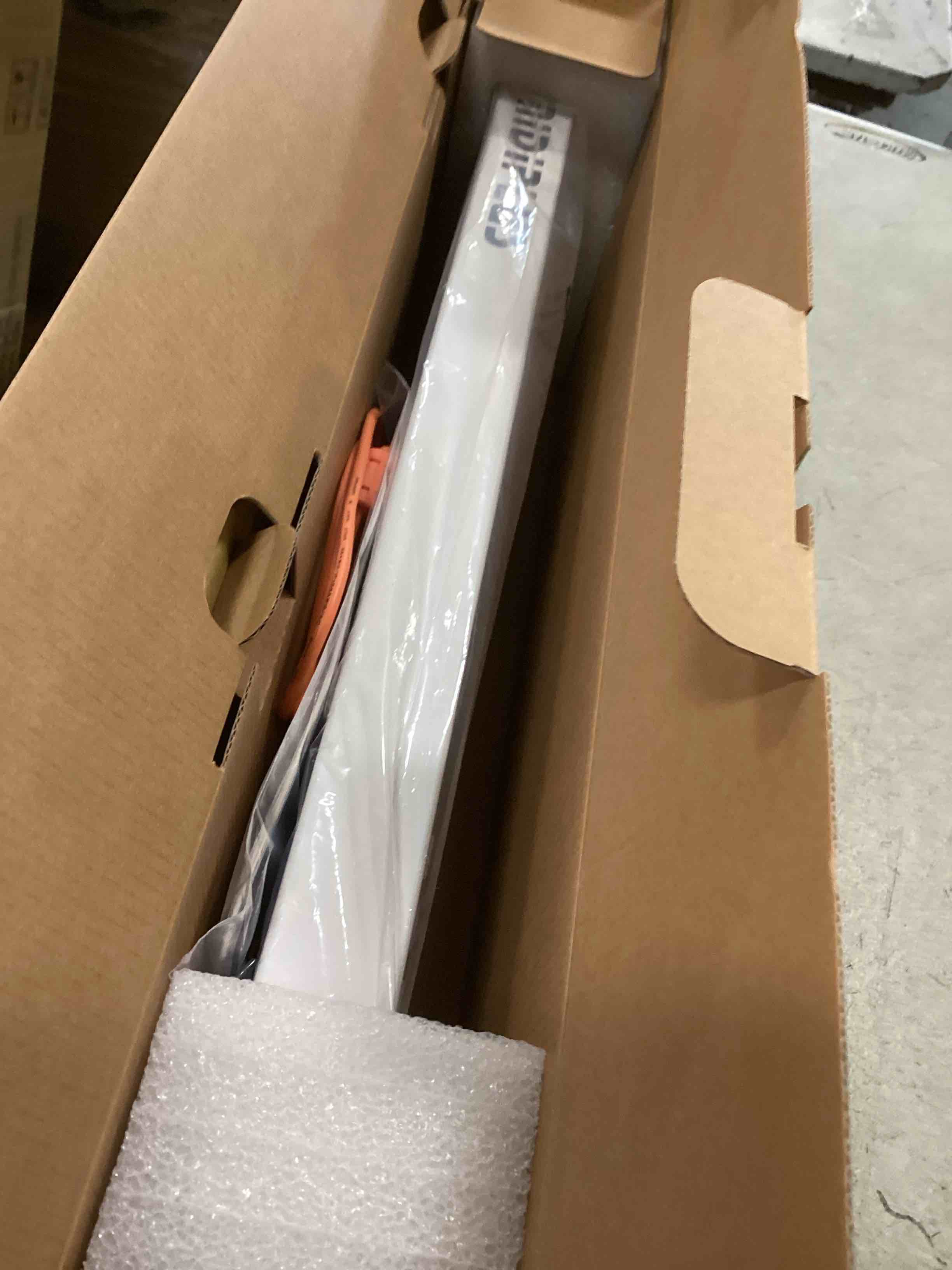 https://s3.amazonaws.com/lotting-images-prod/bidfta/PPE2301517_1745930674123.jpeg