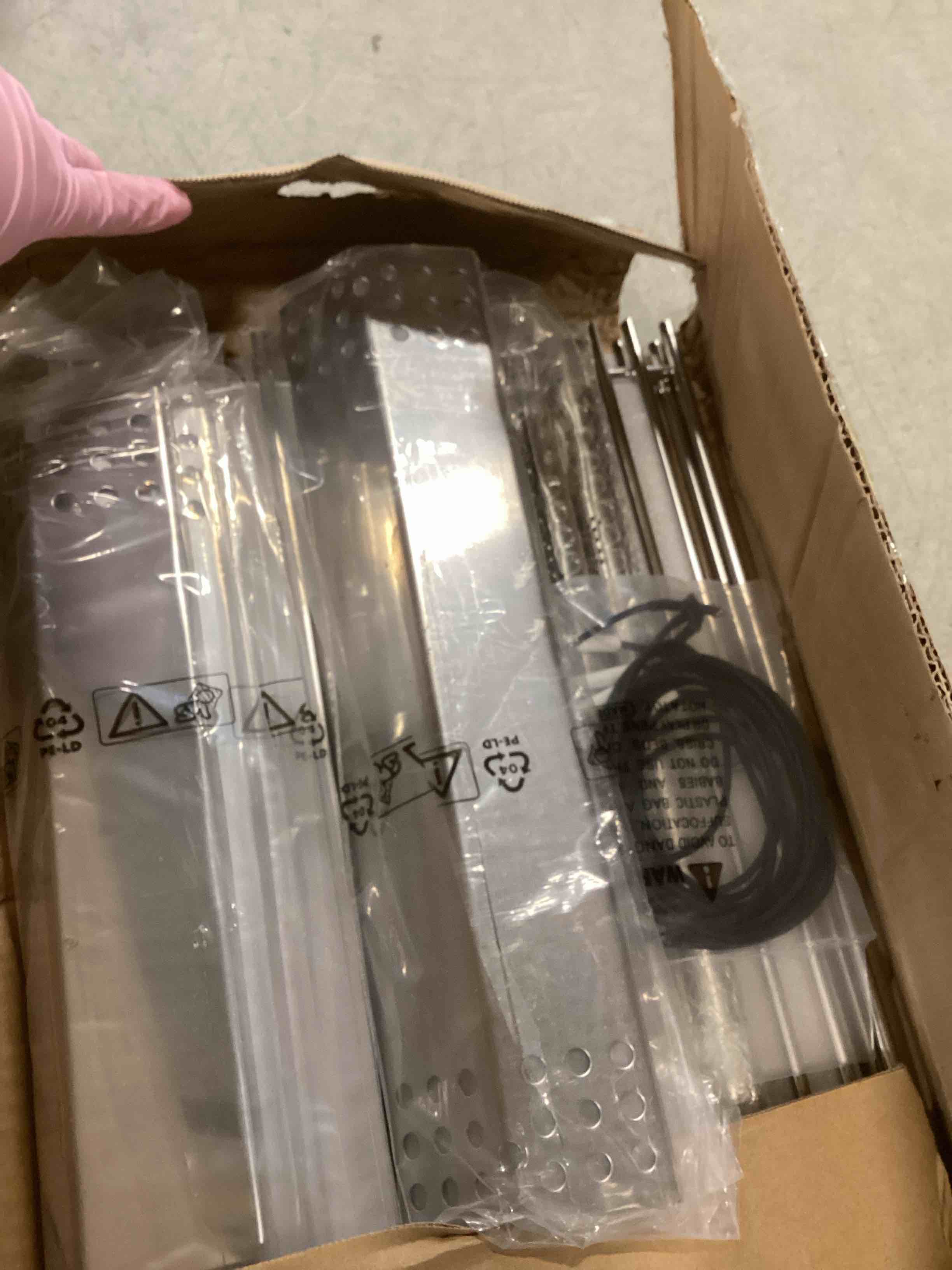 https://s3.amazonaws.com/lotting-images-prod/bidfta/PPE2301525_1745931525544.jpeg