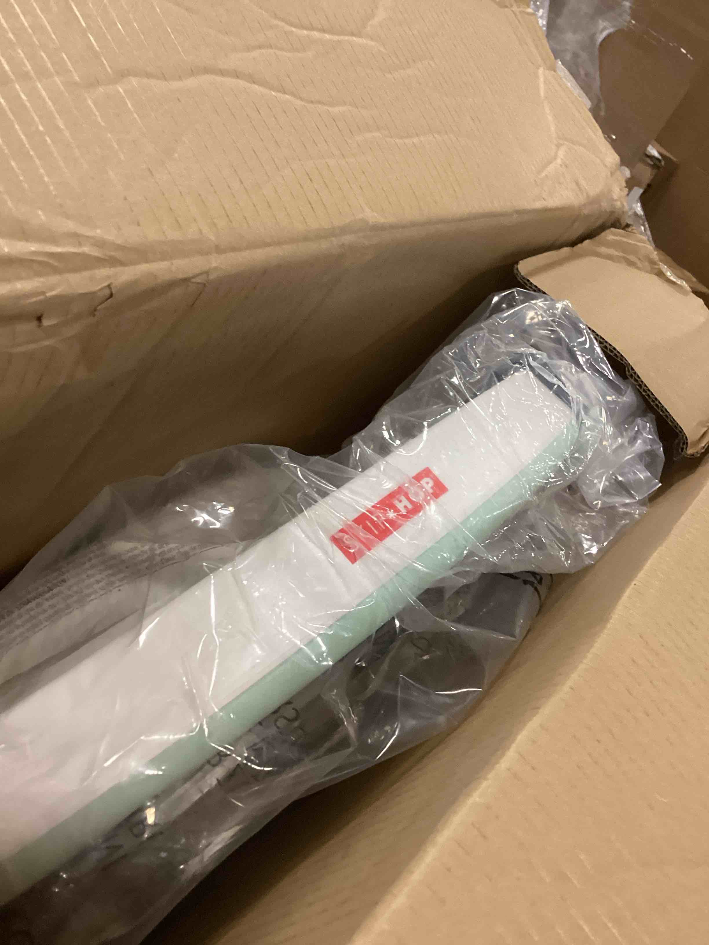 https://s3.amazonaws.com/lotting-images-prod/bidfta/PPE2301559_1745934577371.jpeg