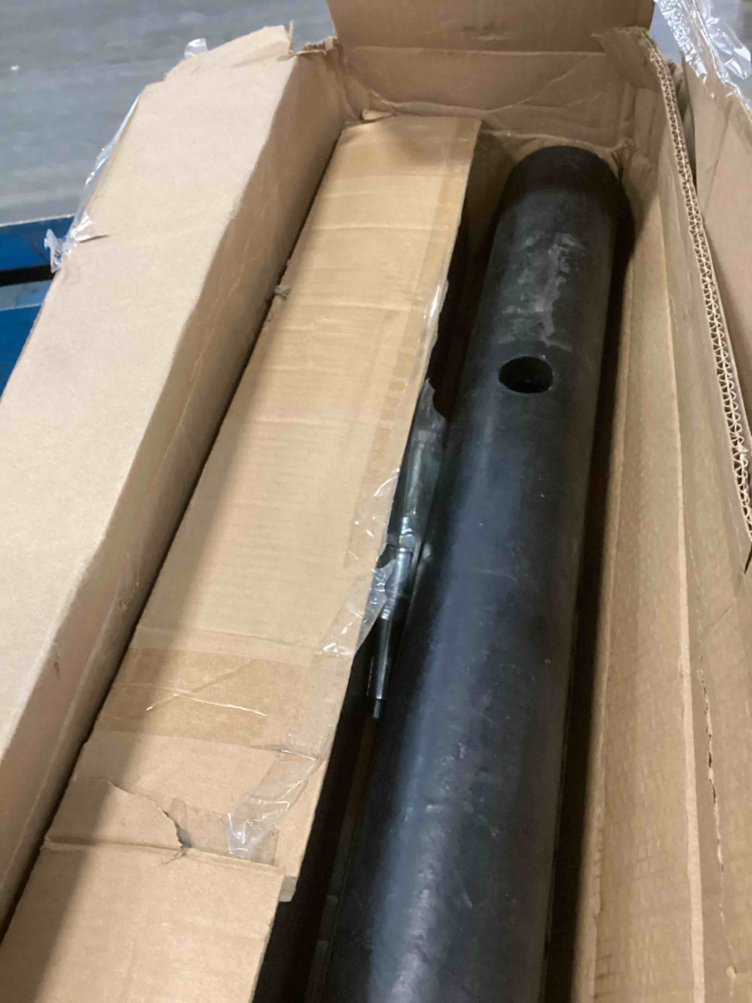 https://s3.amazonaws.com/lotting-images-prod/bidfta/PPE2301922_1746110361948.jpeg