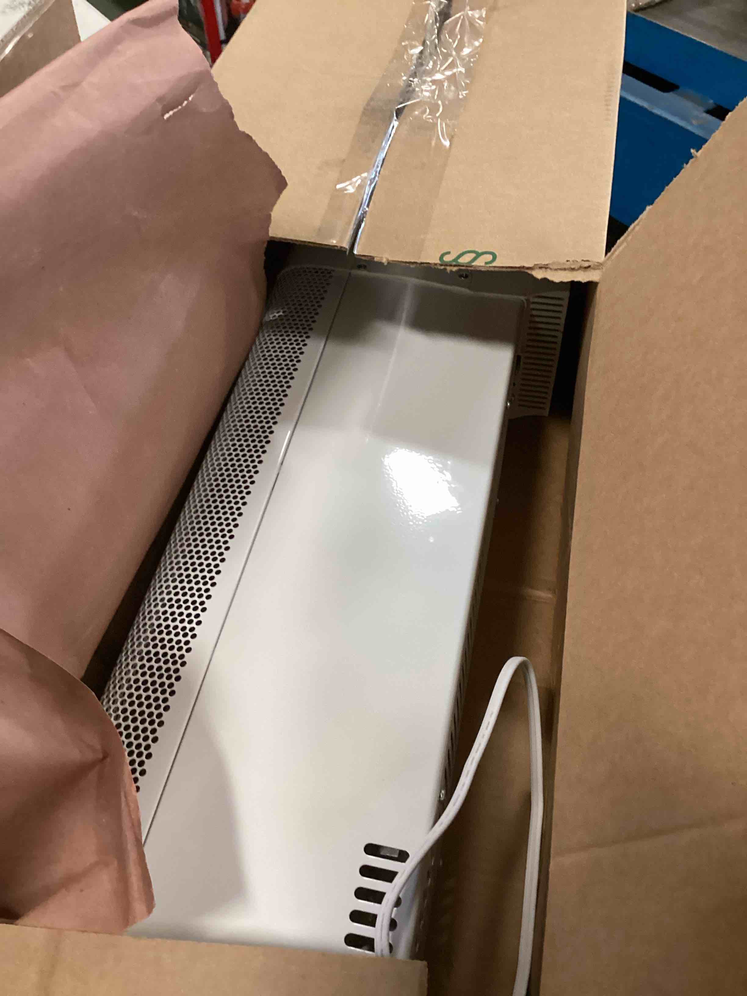 https://s3.amazonaws.com/lotting-images-prod/bidfta/PPE2303349_1743080454220.jpeg