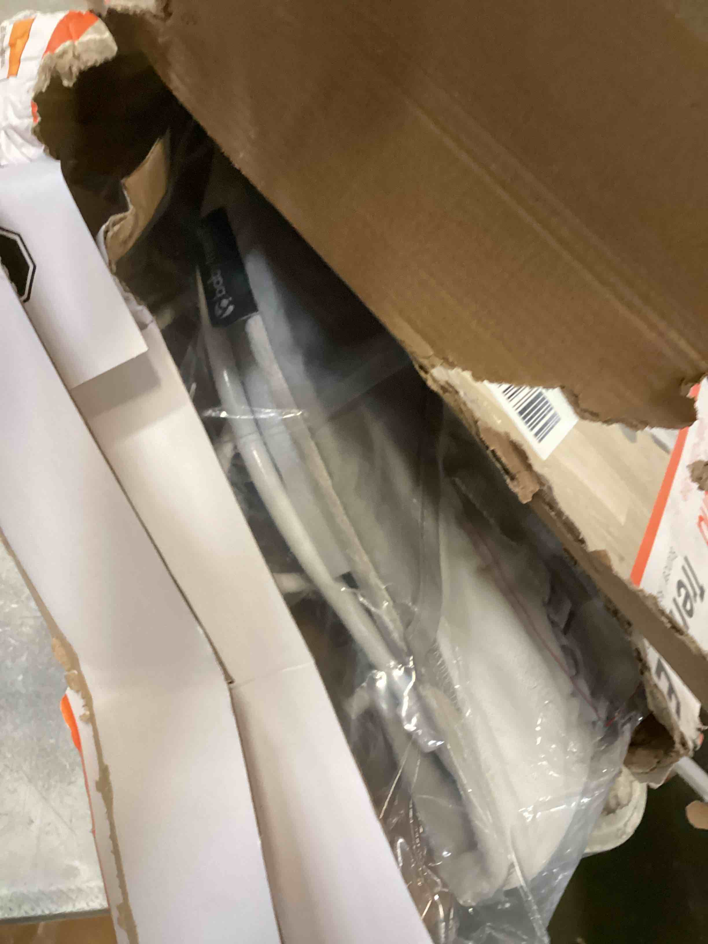 https://s3.amazonaws.com/lotting-images-prod/bidfta/PPE2303570_1743103305442.jpeg