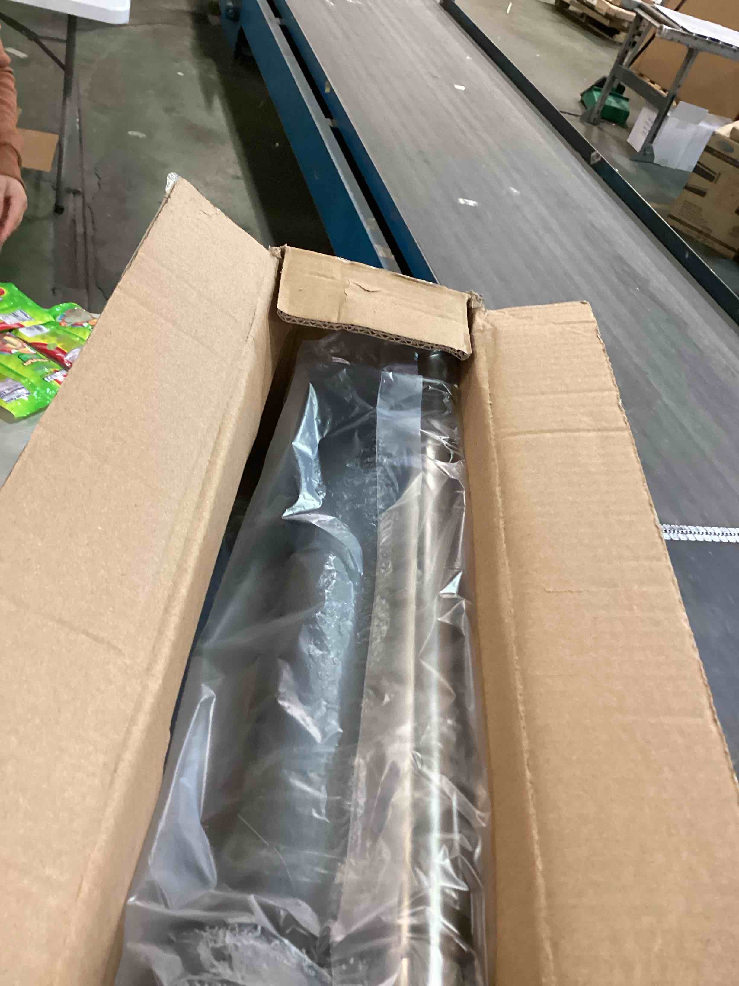 https://s3.amazonaws.com/lotting-images-prod/bidfta/PPE2303918_1743426678728.jpeg