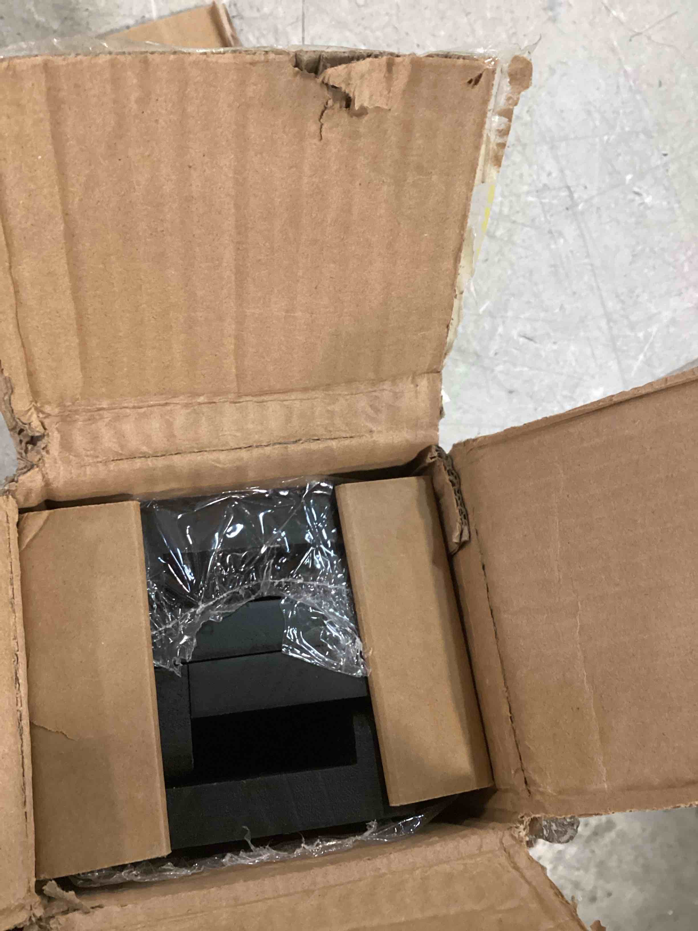 https://s3.amazonaws.com/lotting-images-prod/bidfta/PPE2304783_1743787435530.jpeg