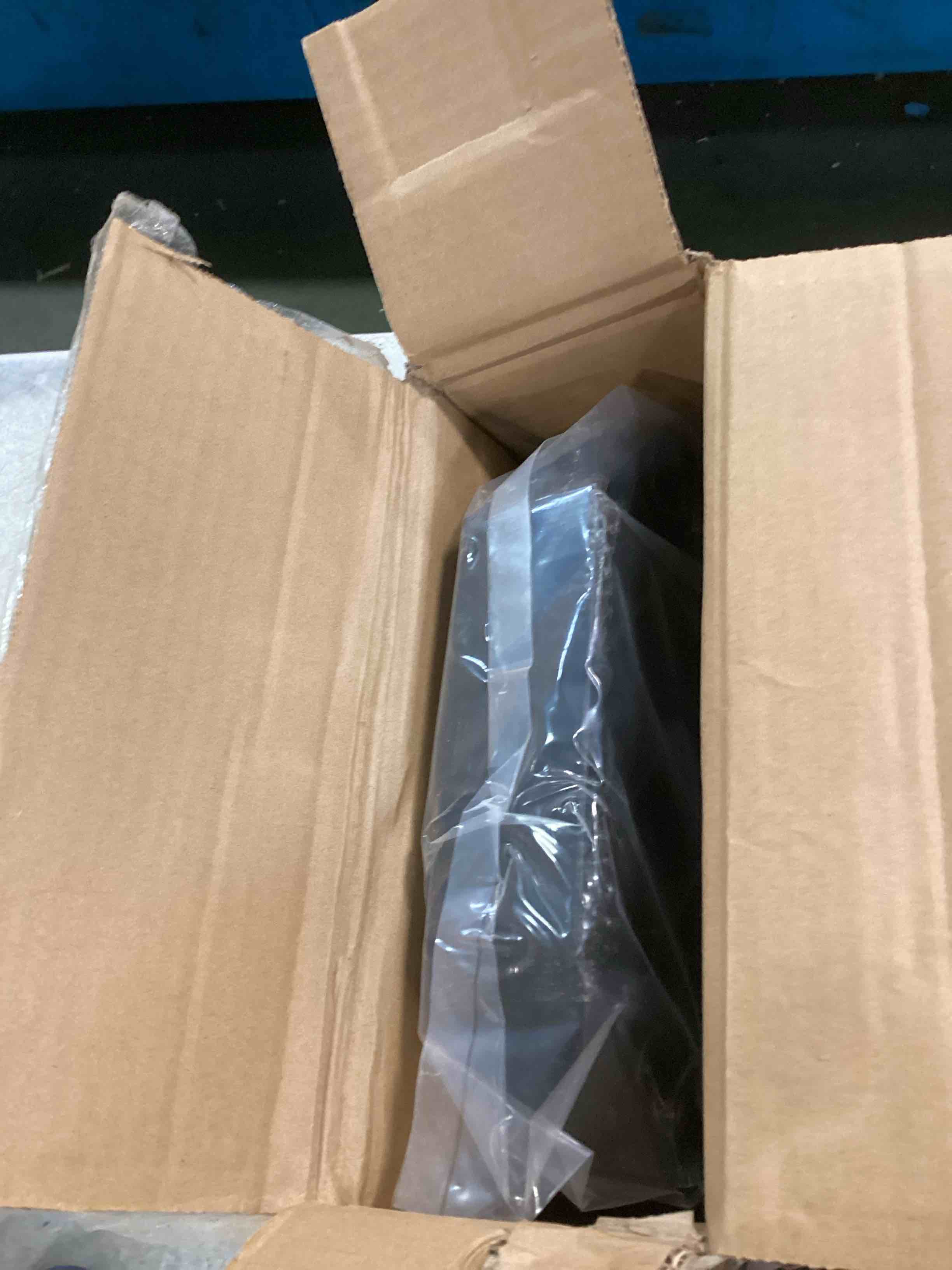 https://s3.amazonaws.com/lotting-images-prod/bidfta/PPE2304788_1743787706321.jpeg