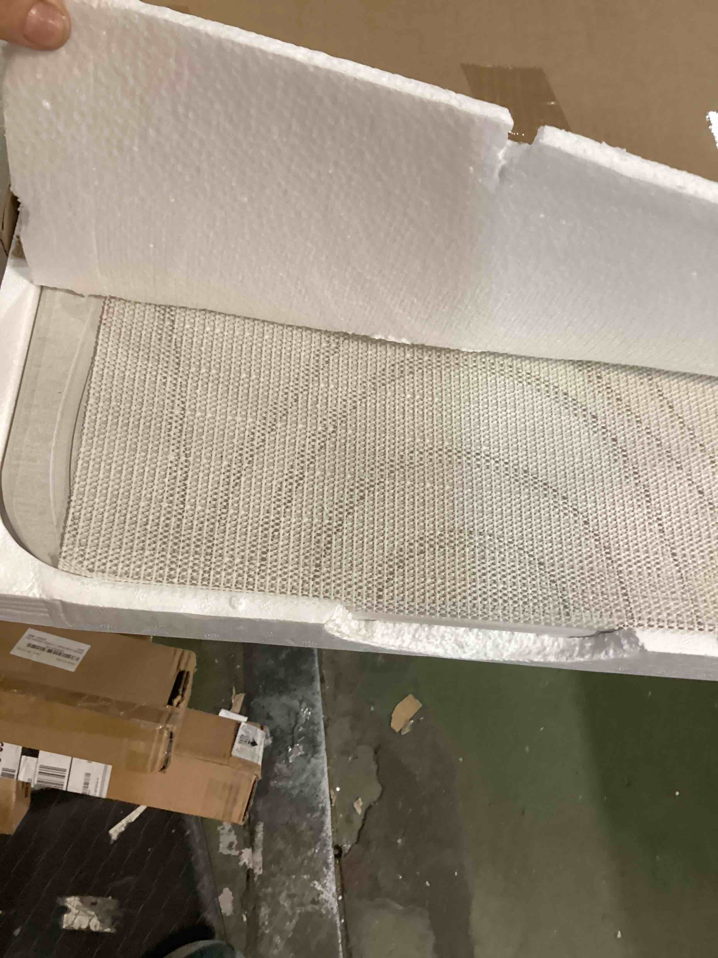 https://s3.amazonaws.com/lotting-images-prod/bidfta/PPE2304849_1743795258709.jpeg