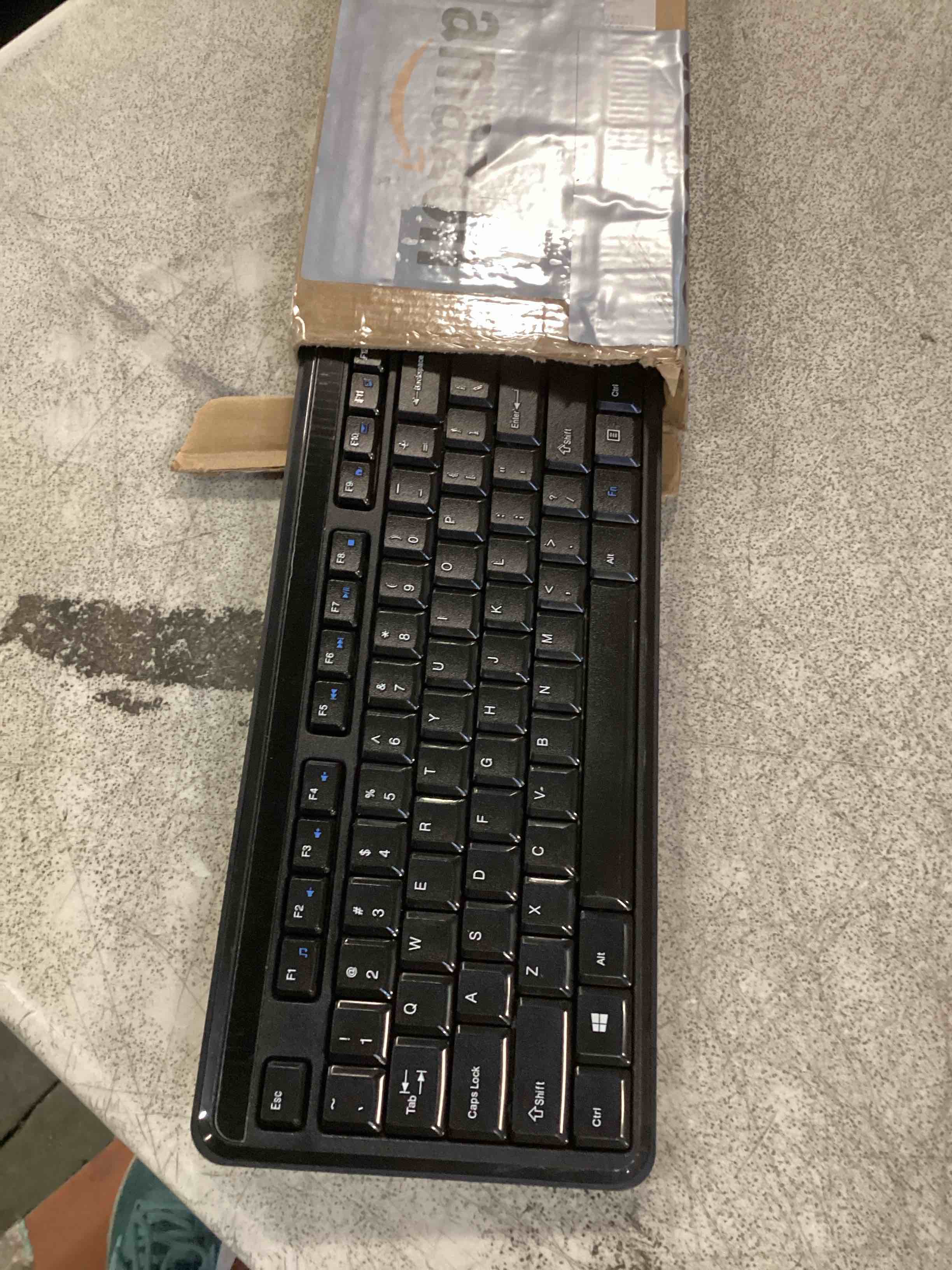 https://s3.amazonaws.com/lotting-images-prod/bidfta/PPE2304925_1744032286135.jpeg