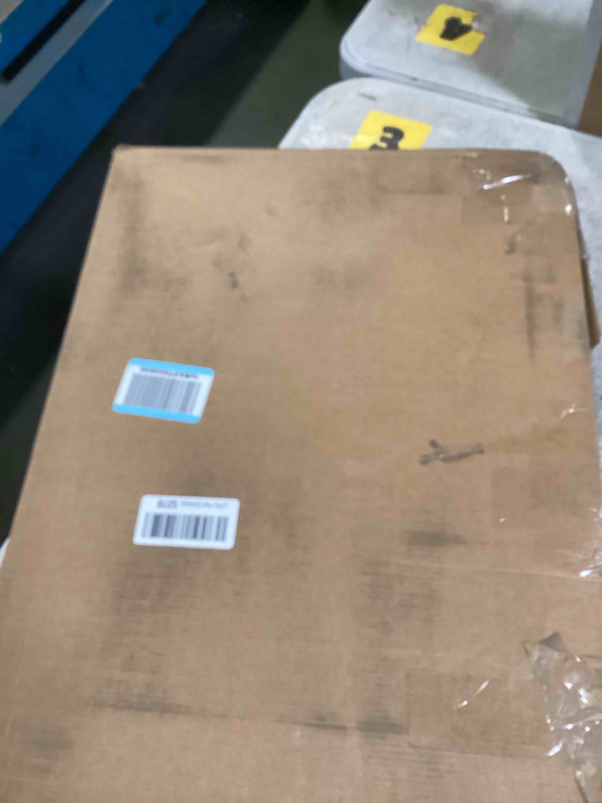 https://s3.amazonaws.com/lotting-images-prod/bidfta/PPE2304993_1744039416402.jpeg