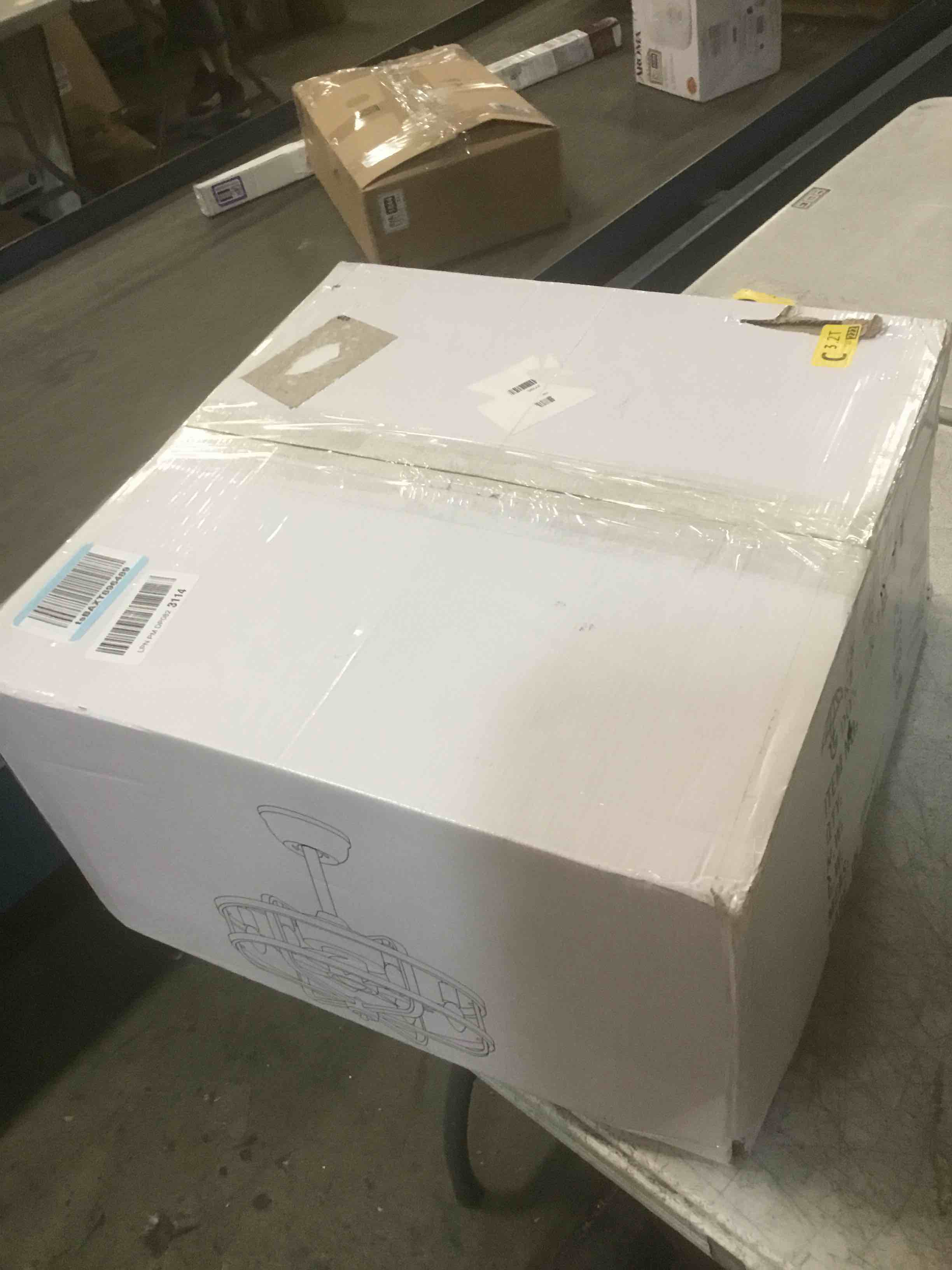 https://s3.amazonaws.com/lotting-images-prod/bidfta/PPE2306295_1743684442511.jpeg