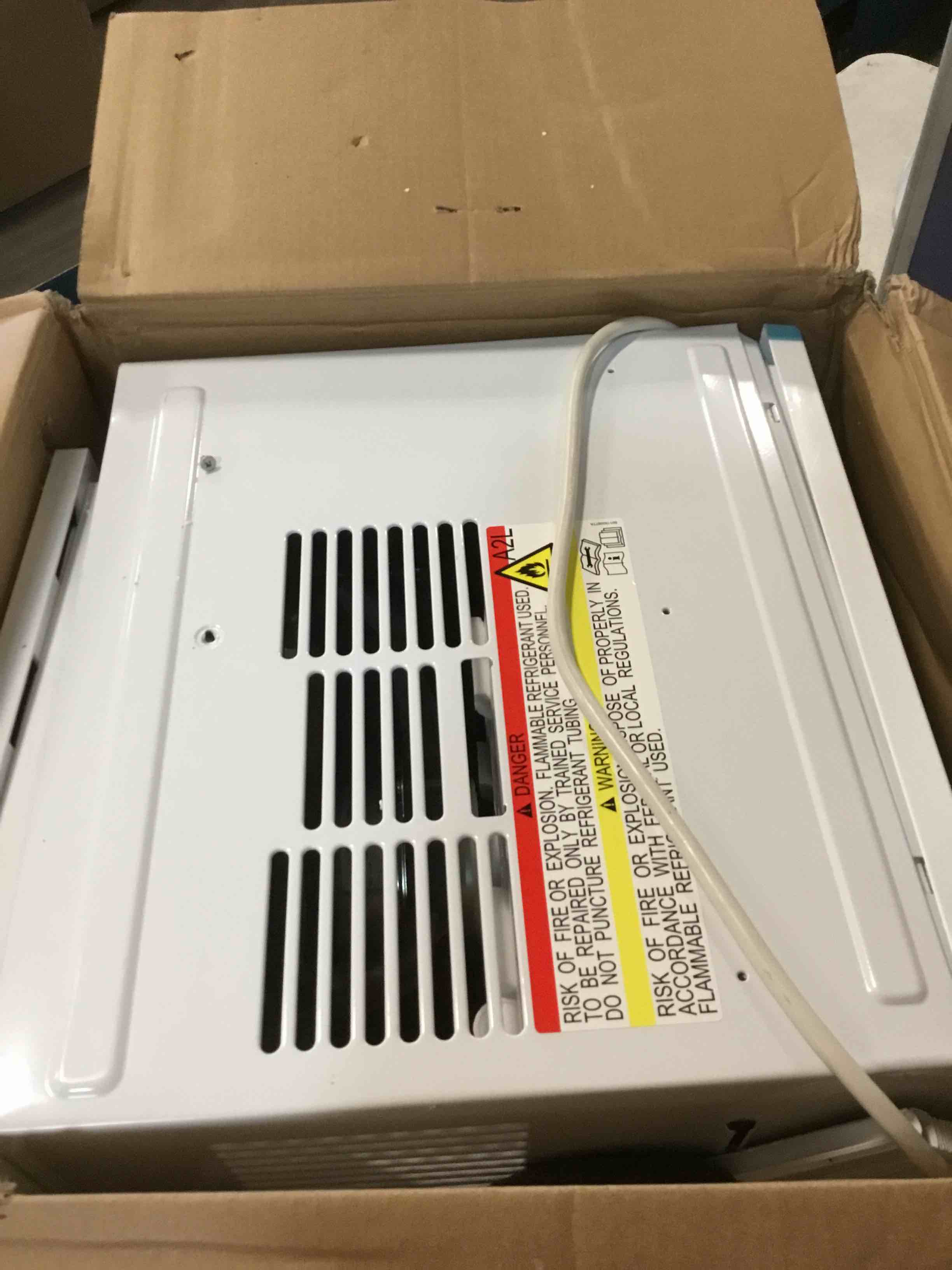https://s3.amazonaws.com/lotting-images-prod/bidfta/PPE2307756_1744810493196.jpeg