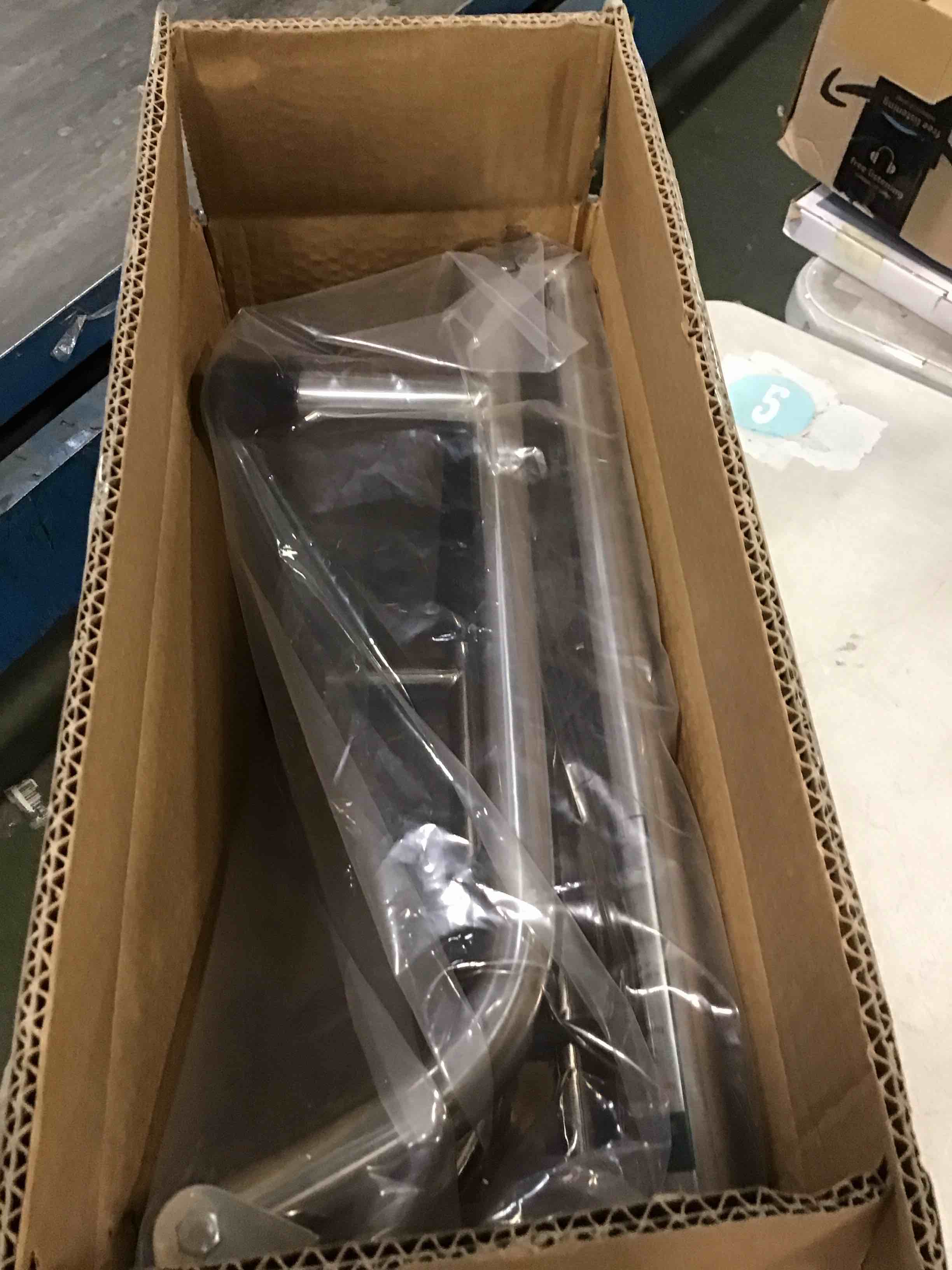 https://s3.amazonaws.com/lotting-images-prod/bidfta/PPE2308206_1742395670260.jpeg