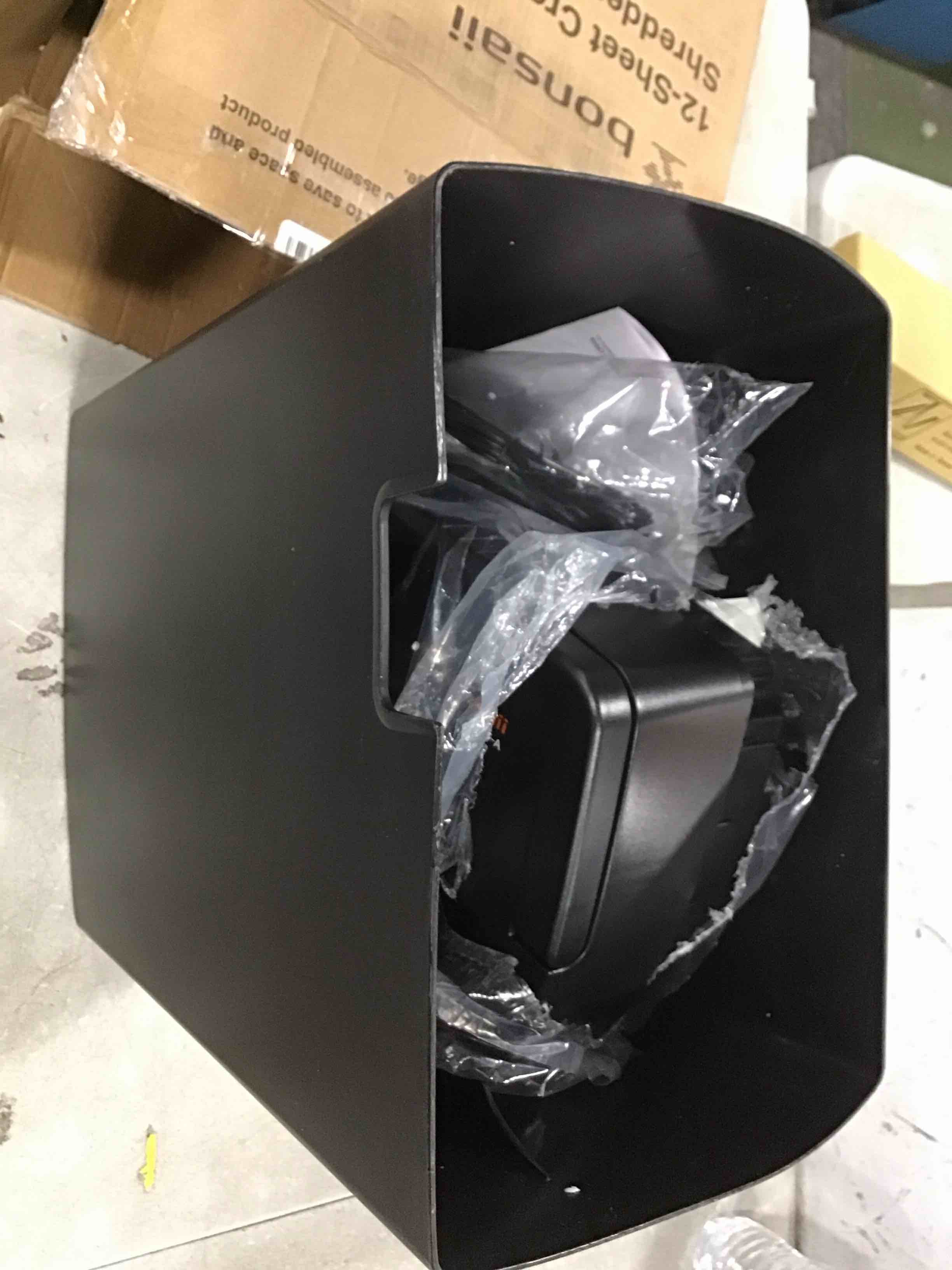 https://s3.amazonaws.com/lotting-images-prod/bidfta/PPE2310392_1743600255428.jpeg