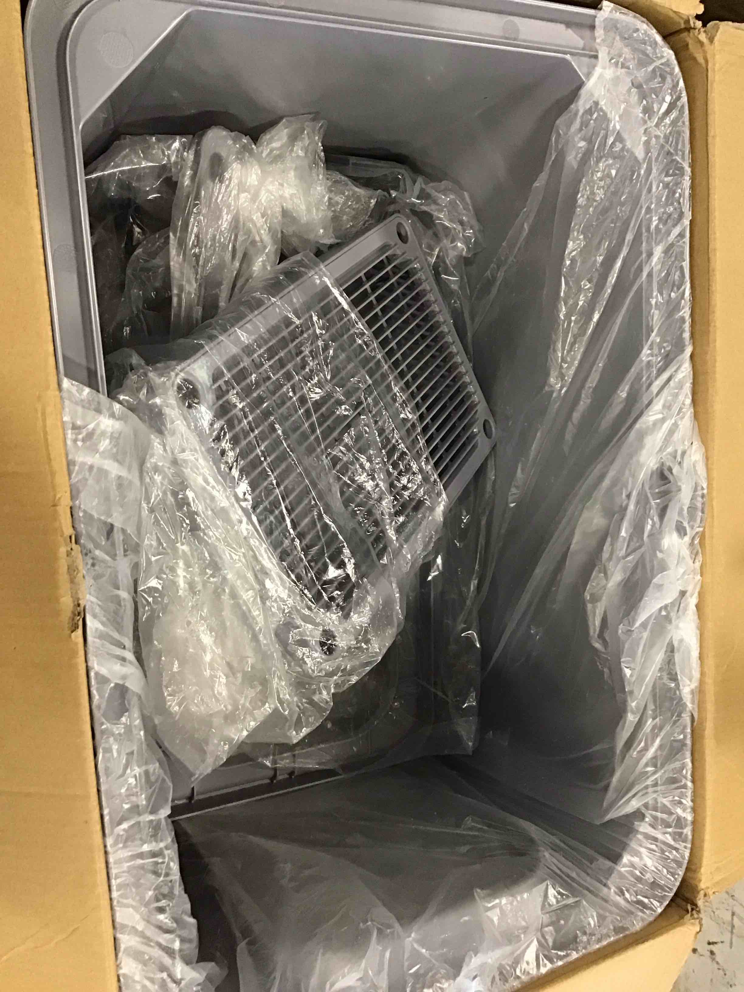 https://s3.amazonaws.com/lotting-images-prod/bidfta/PPE2310507_1743618063917.jpeg