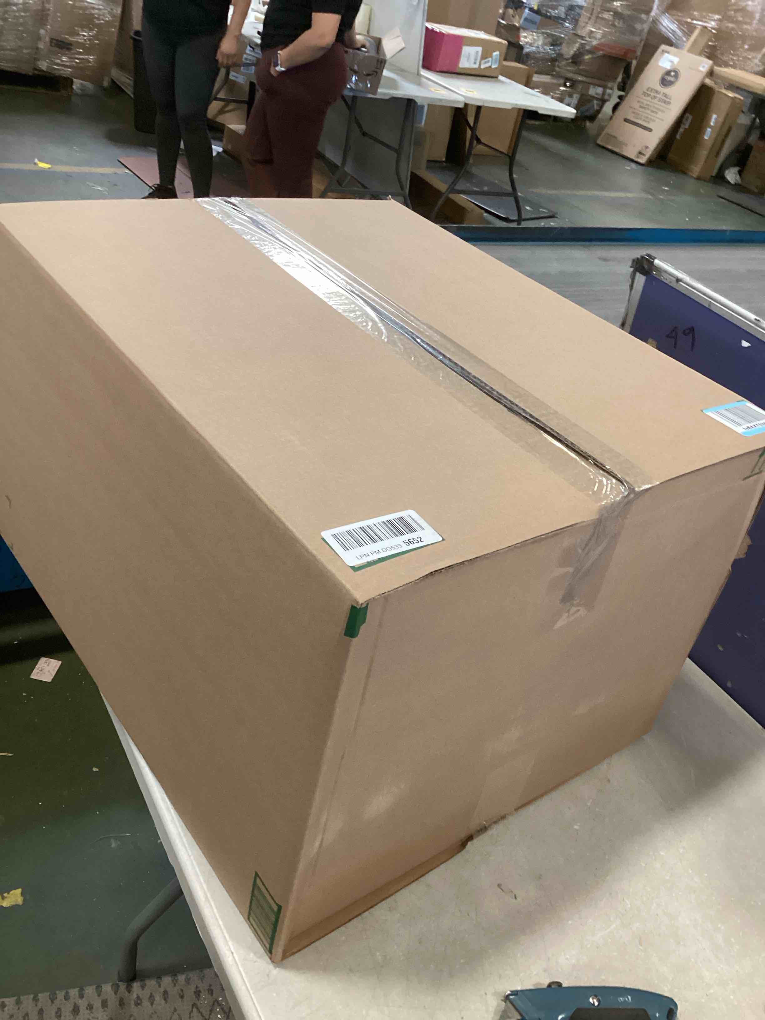https://s3.amazonaws.com/lotting-images-prod/bidfta/PPE2311513_1742323128699.jpeg