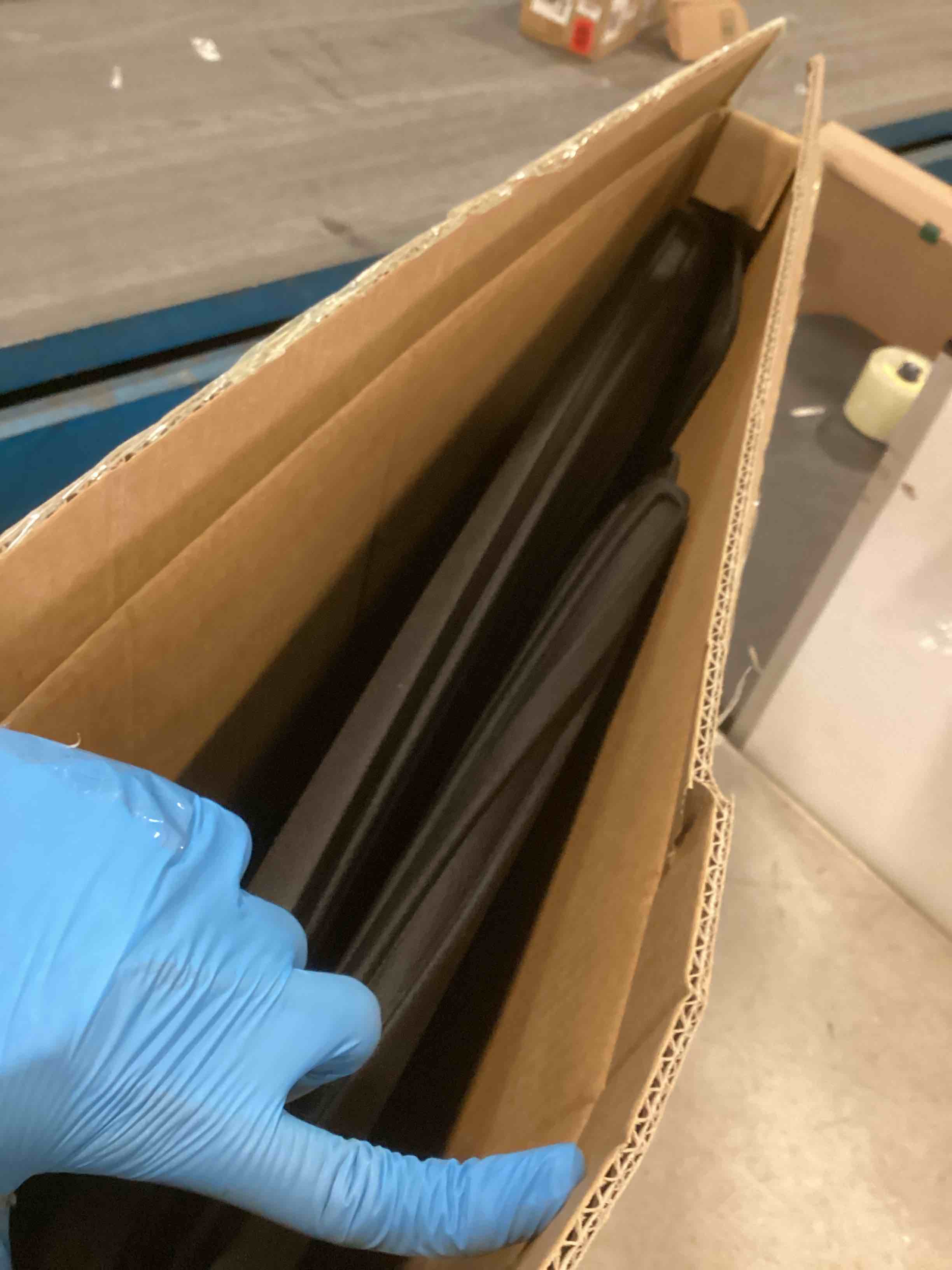 https://s3.amazonaws.com/lotting-images-prod/bidfta/PPE2312379_1742833735266.jpeg