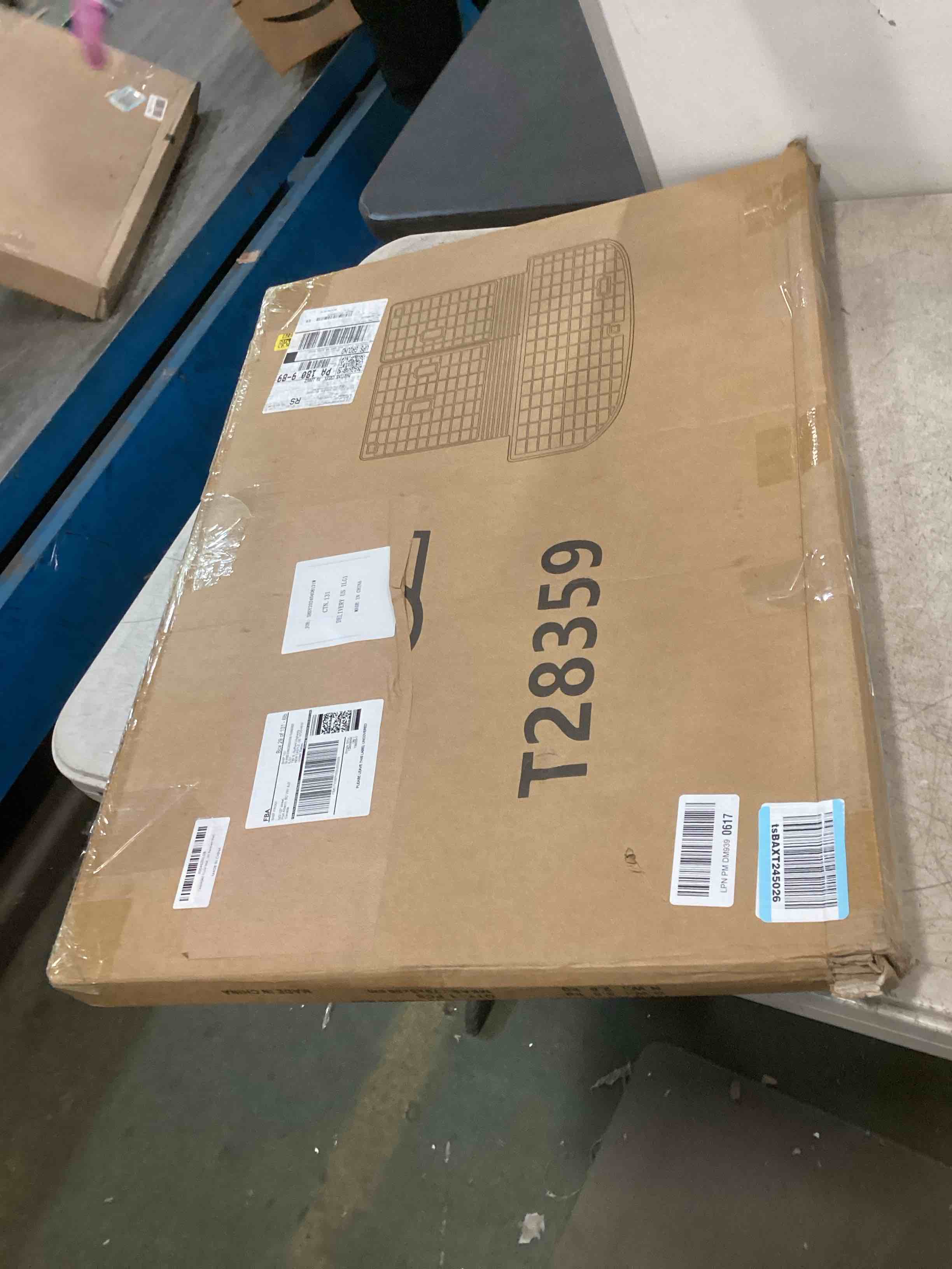 https://s3.amazonaws.com/lotting-images-prod/bidfta/PPE2312379_1742833754636.jpeg