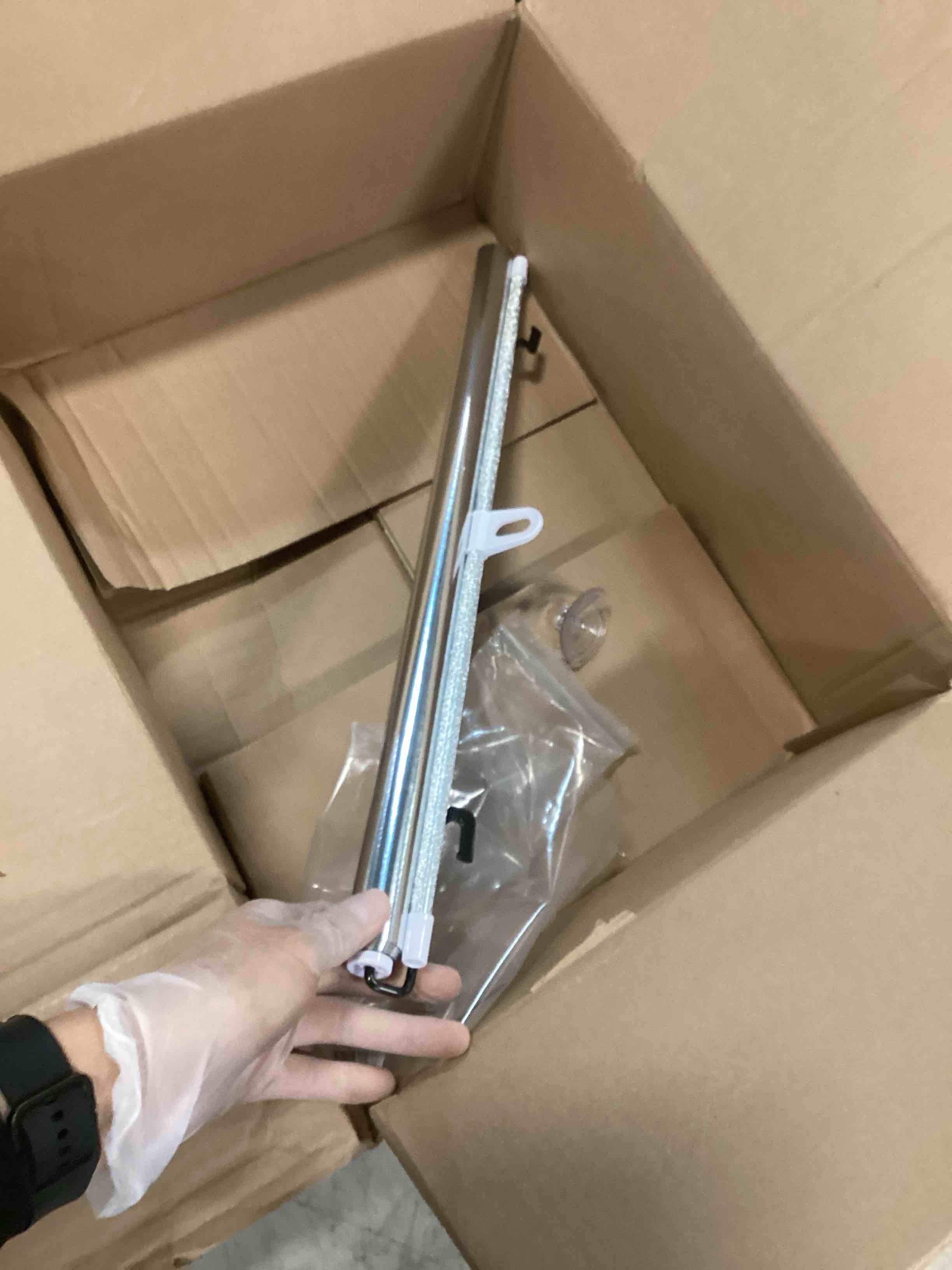 https://s3.amazonaws.com/lotting-images-prod/bidfta/PPE2312428_1742840695711.jpeg