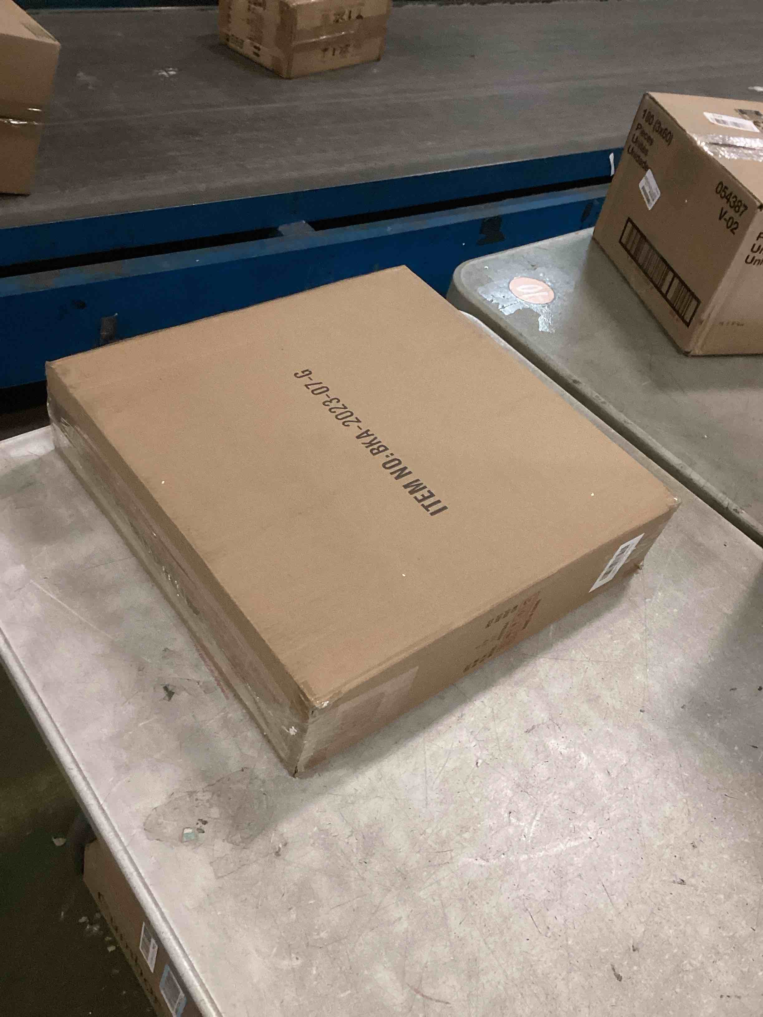 https://s3.amazonaws.com/lotting-images-prod/bidfta/PPE2312886_1743012495410.jpeg