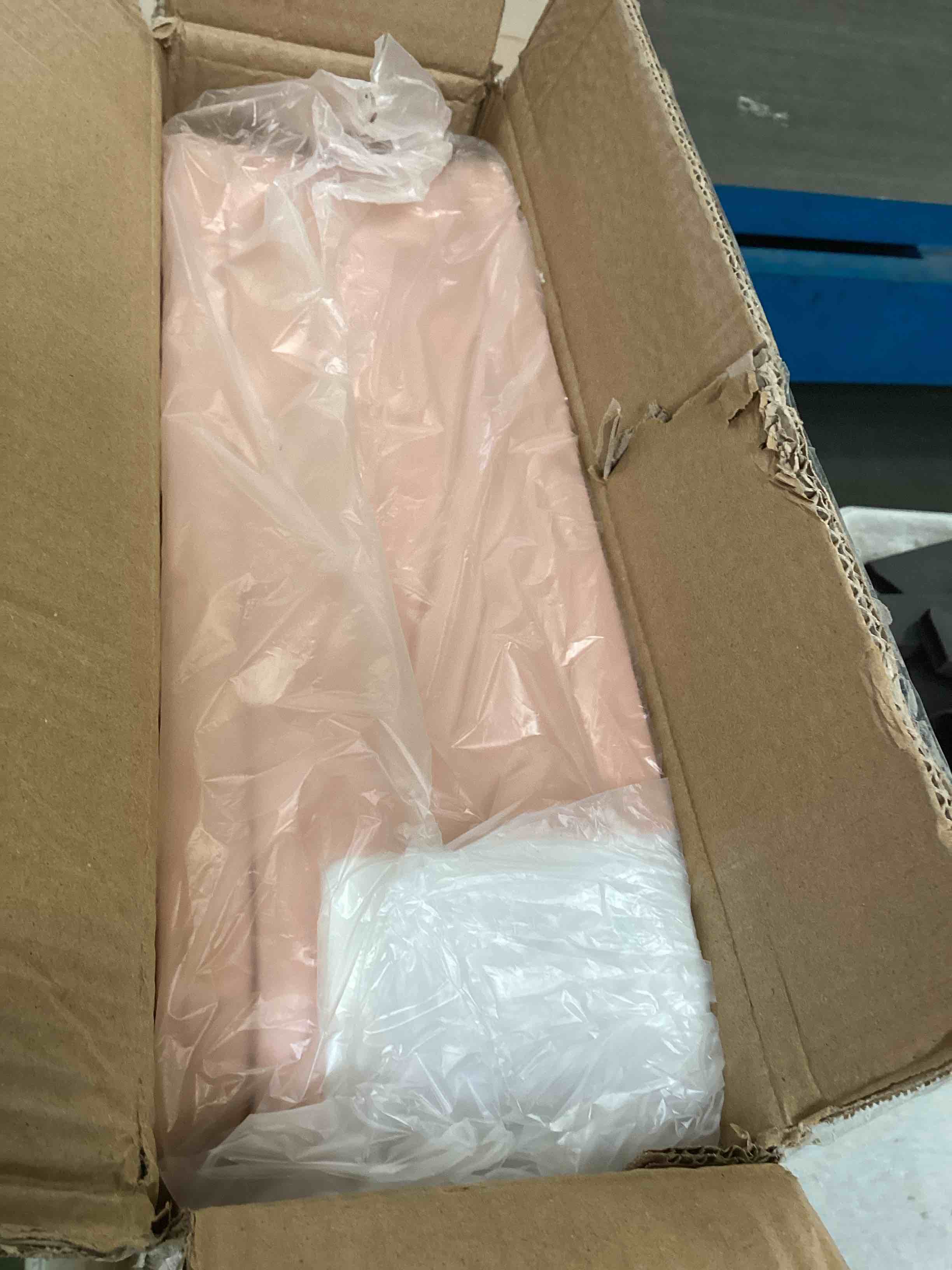 https://s3.amazonaws.com/lotting-images-prod/bidfta/PPE2314778_1743532779901.jpeg