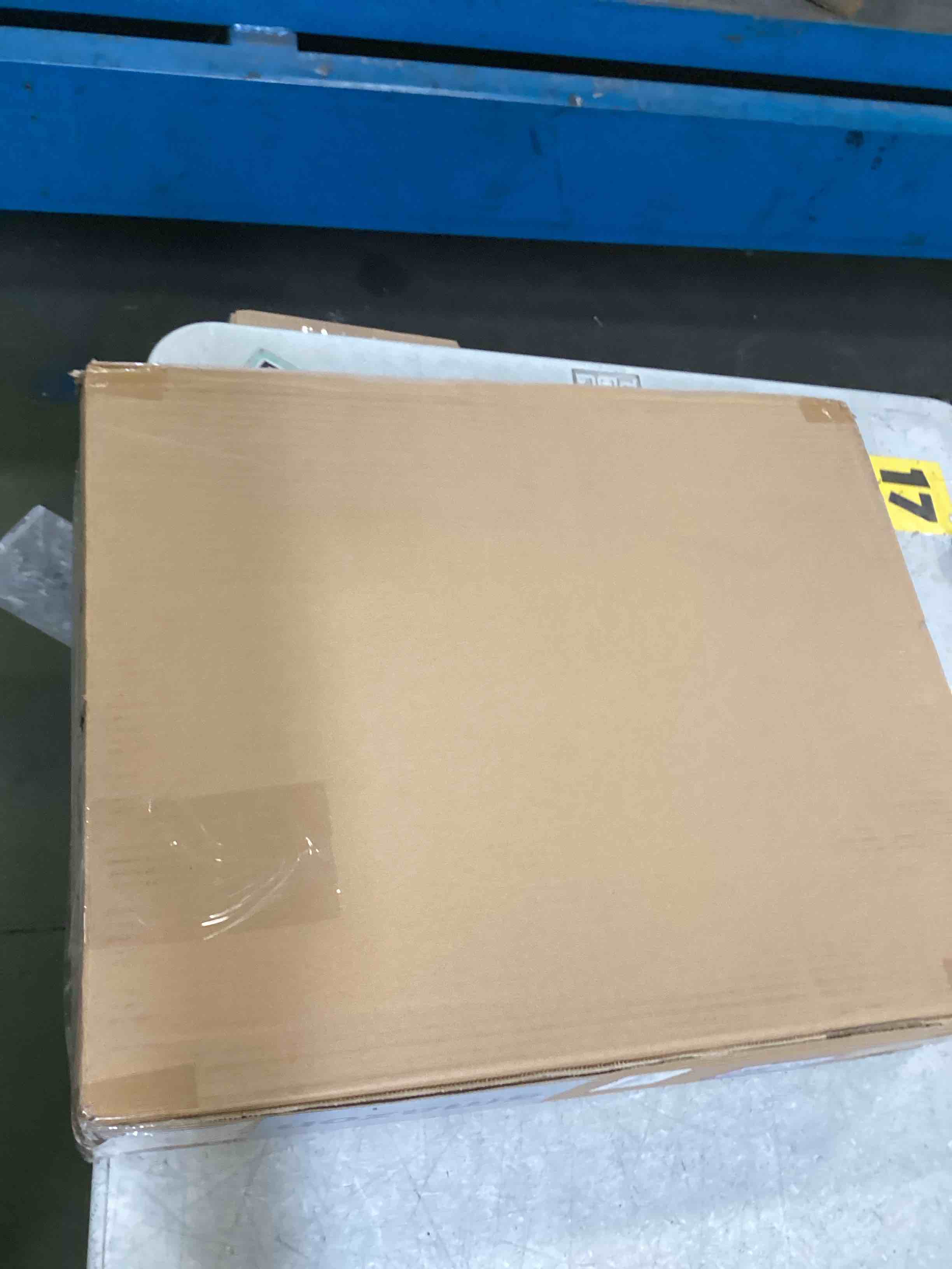 https://s3.amazonaws.com/lotting-images-prod/bidfta/PPE2314778_1743532793203.jpeg