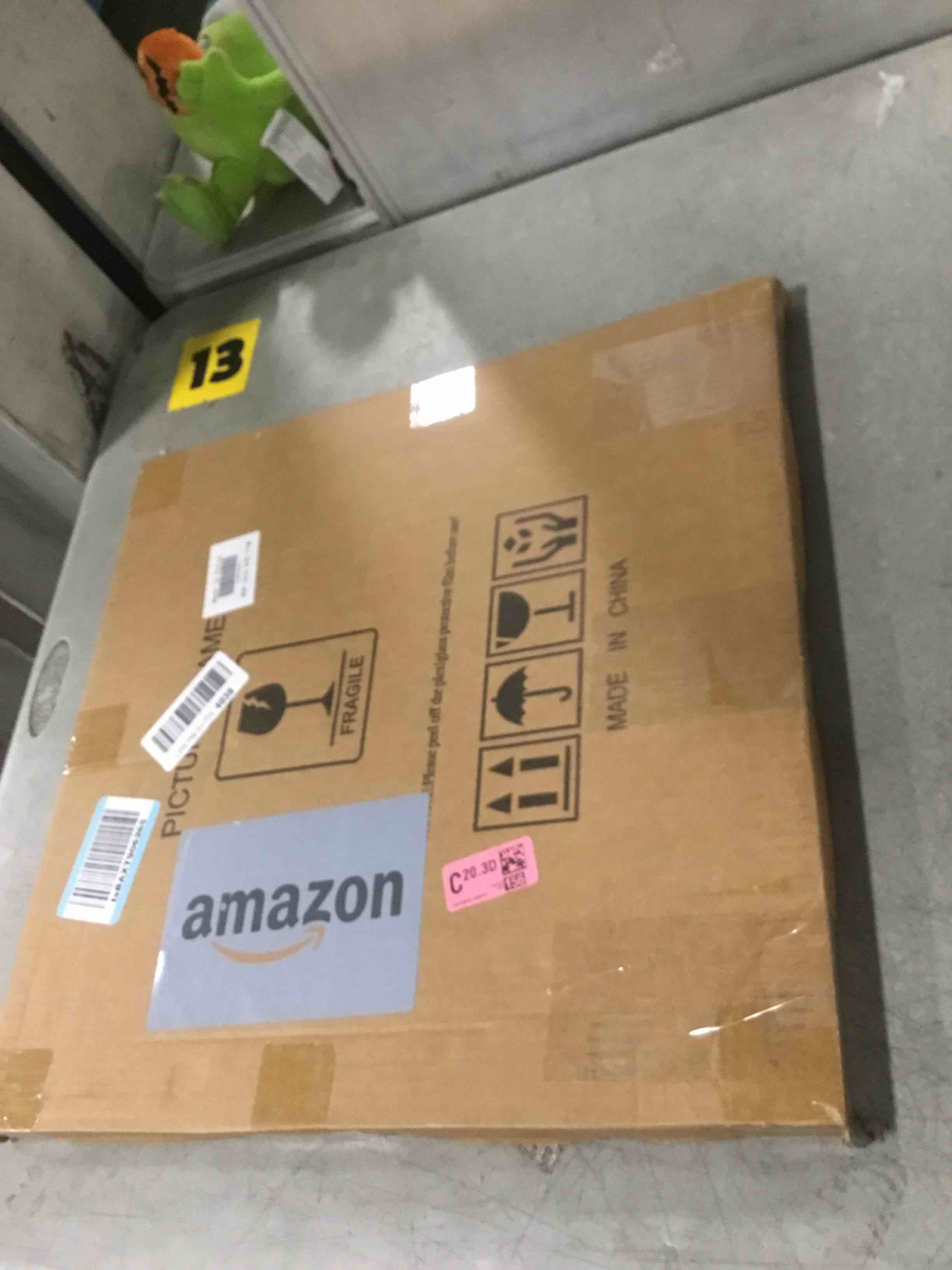 https://s3.amazonaws.com/lotting-images-prod/bidfta/PPE2315036_1743684431046.jpeg