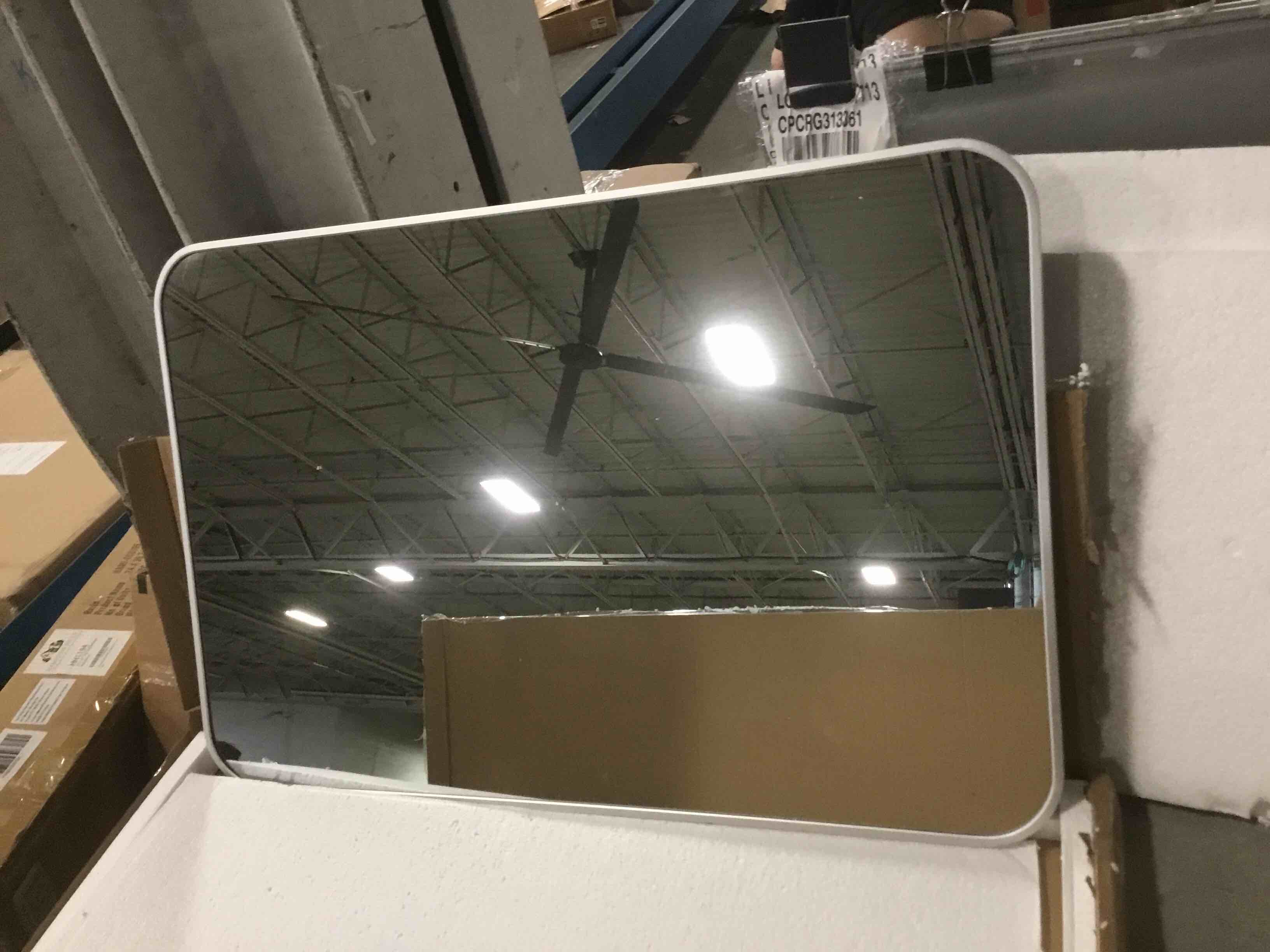 https://s3.amazonaws.com/lotting-images-prod/bidfta/PPE2315340_1743778908596.jpeg