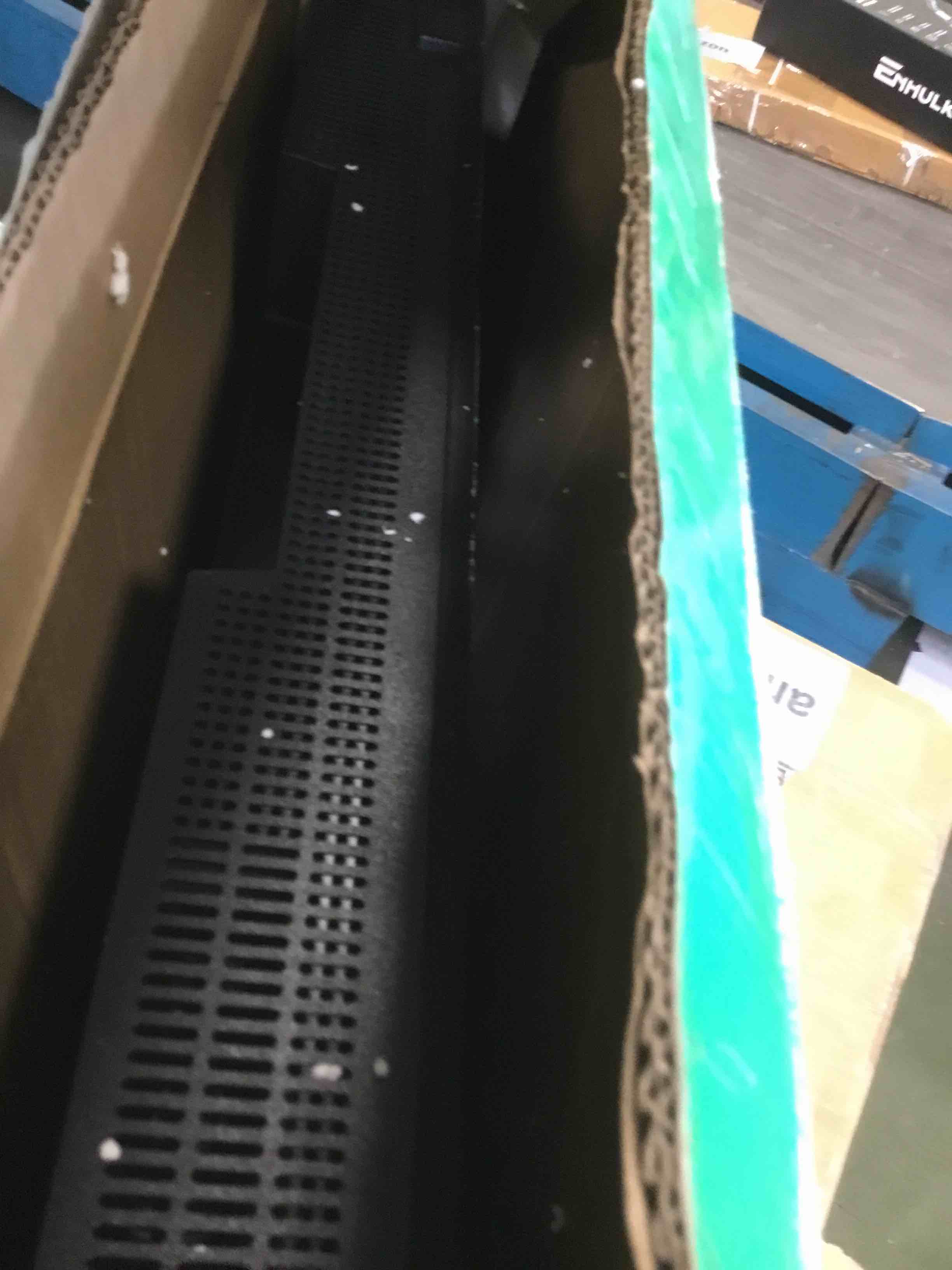 https://s3.amazonaws.com/lotting-images-prod/bidfta/PPE2315573_1744043806686.jpeg