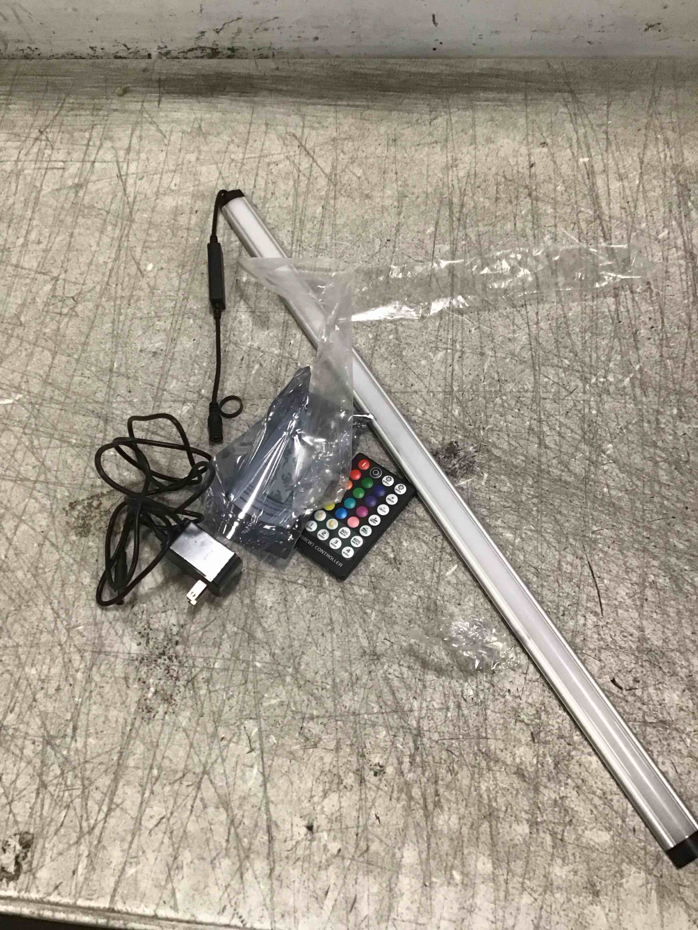 https://s3.amazonaws.com/lotting-images-prod/bidfta/PPE2317134_1741967233338.jpeg