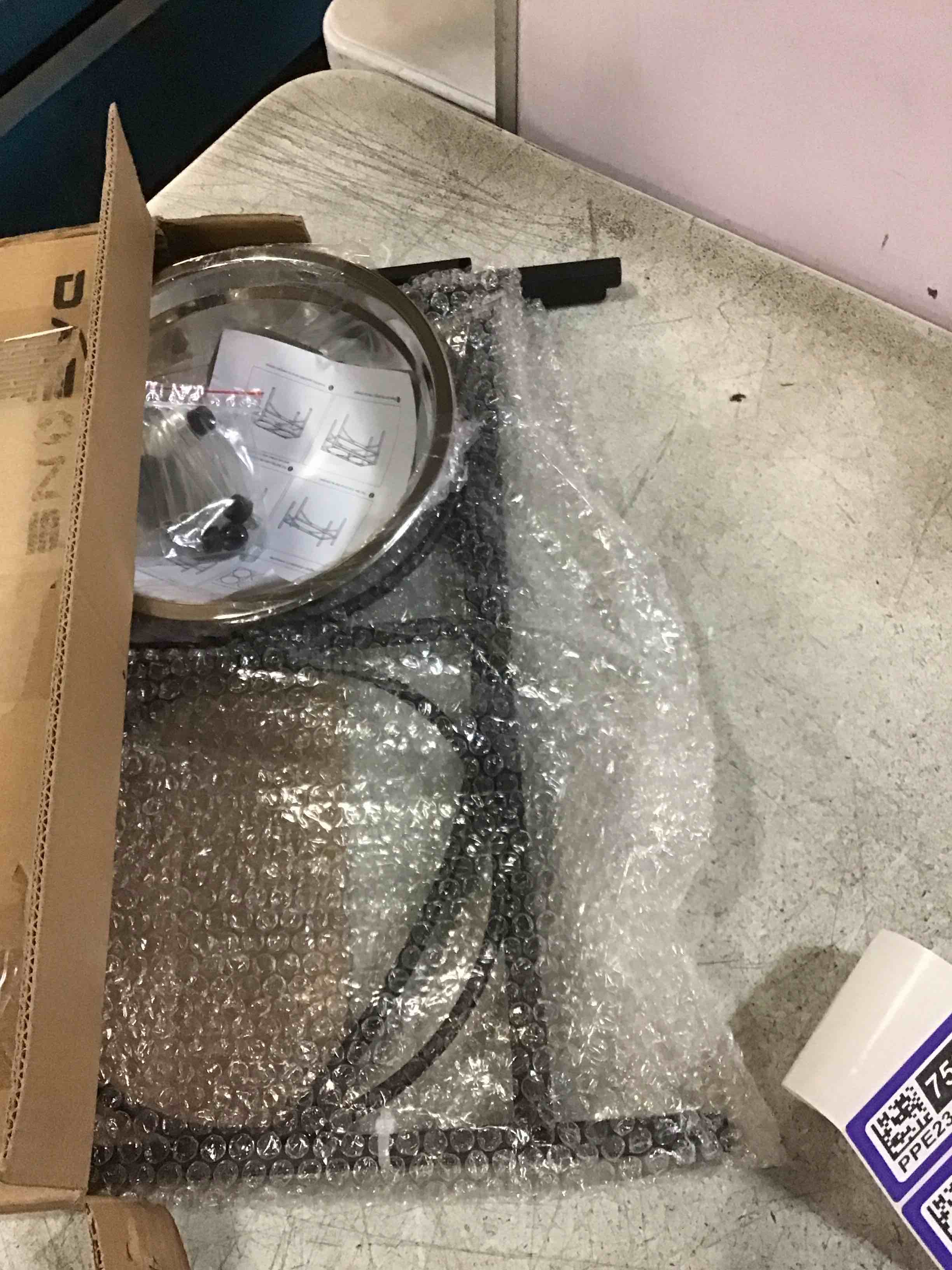 https://s3.amazonaws.com/lotting-images-prod/bidfta/PPE2317503_1742309420277.jpeg