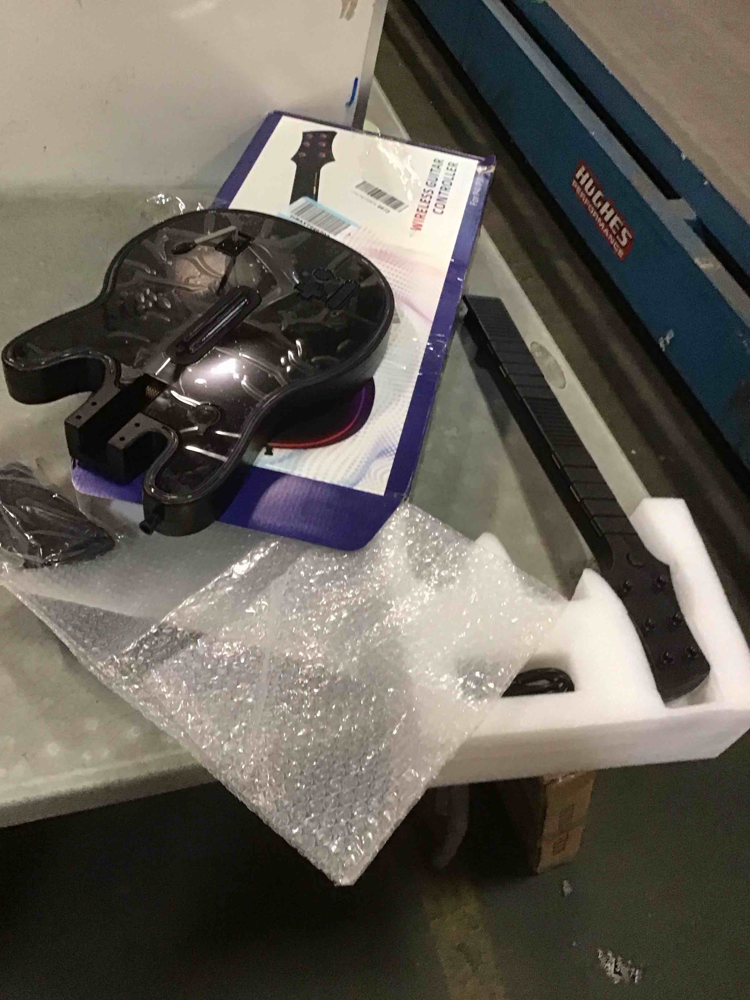 https://s3.amazonaws.com/lotting-images-prod/bidfta/PPE2317571_1742386430324.jpeg