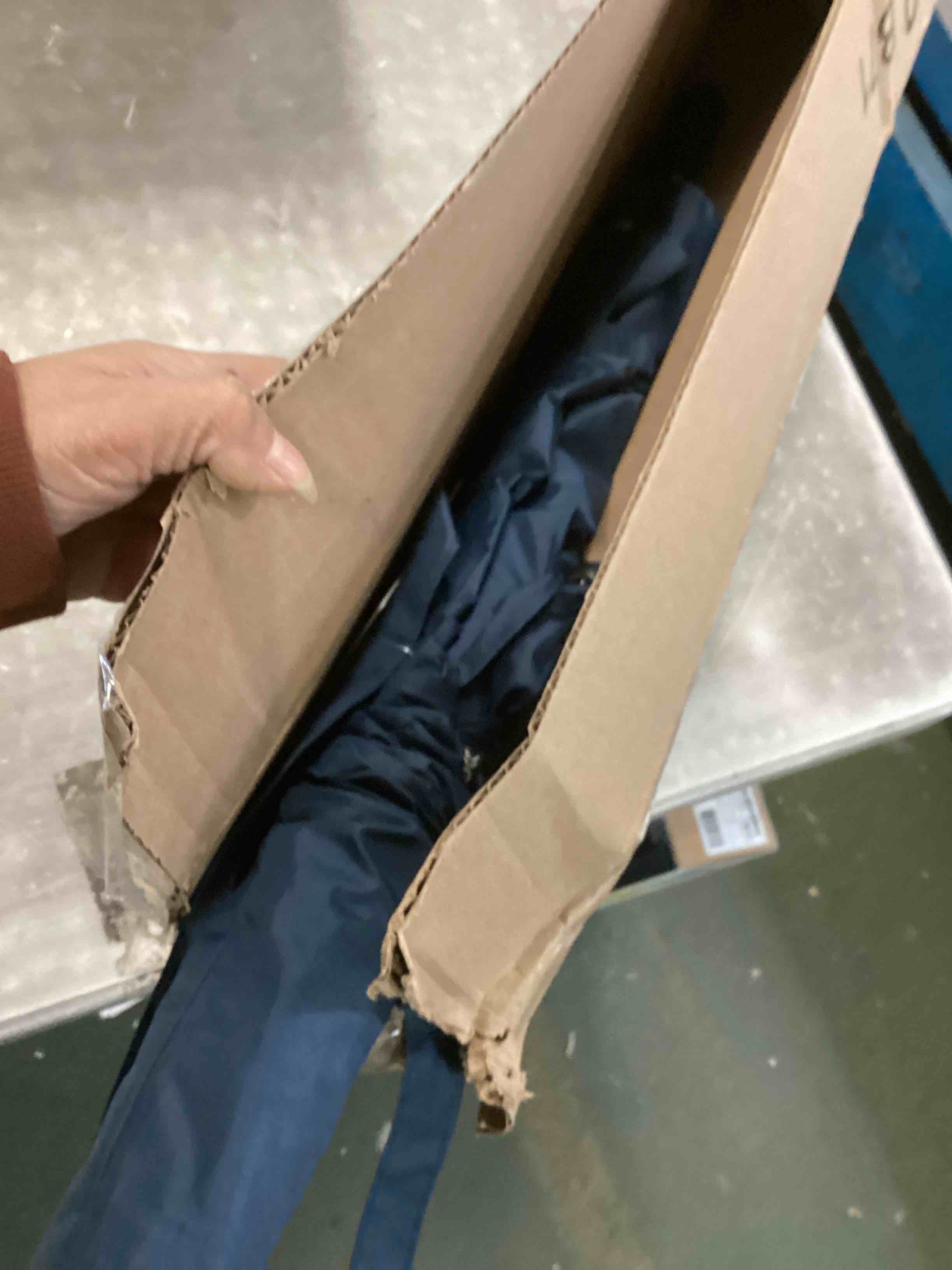 https://s3.amazonaws.com/lotting-images-prod/bidfta/PPE2318020_1742571546317.jpeg