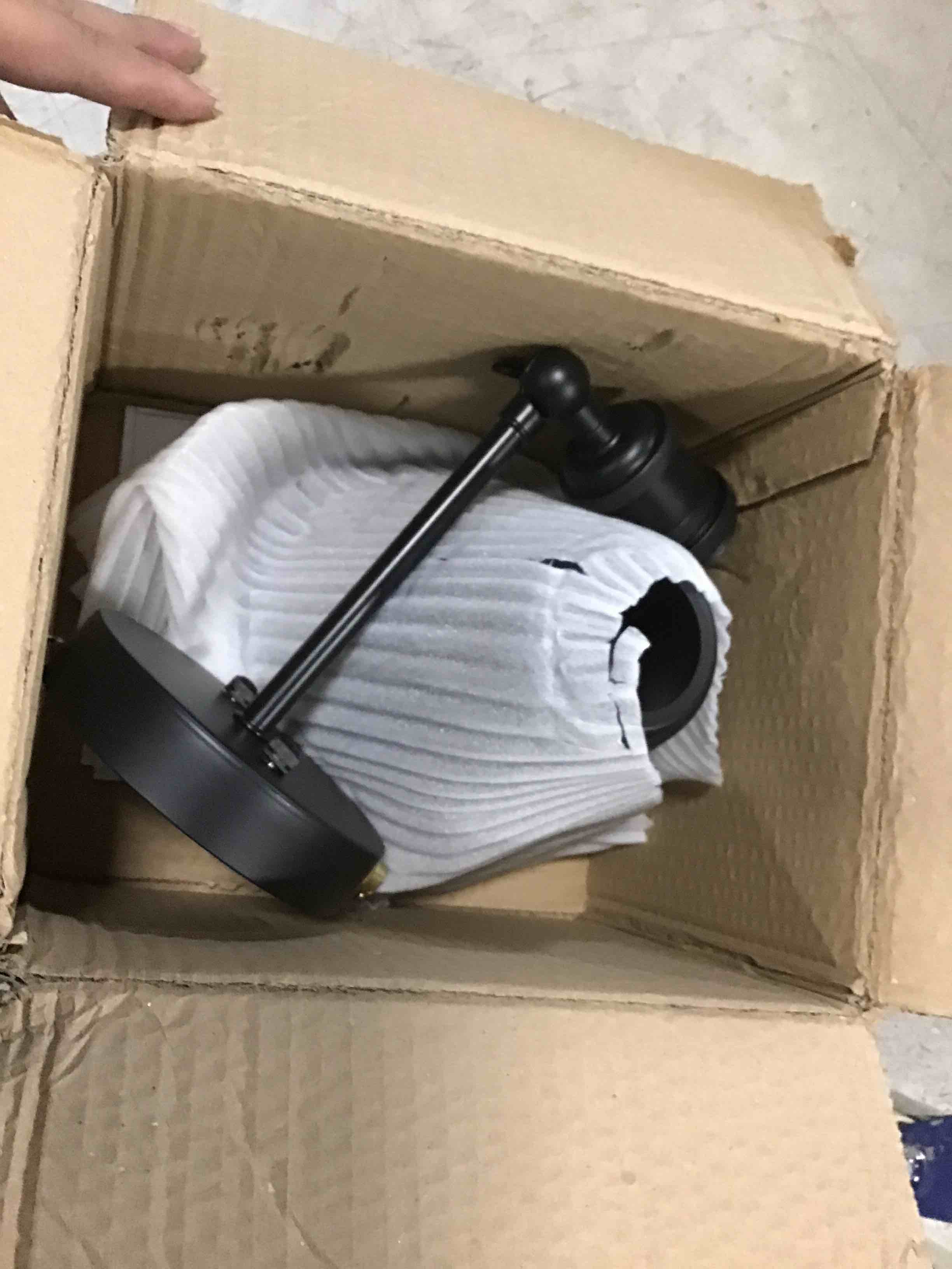 https://s3.amazonaws.com/lotting-images-prod/bidfta/PPE2319054_1743166857952.jpeg