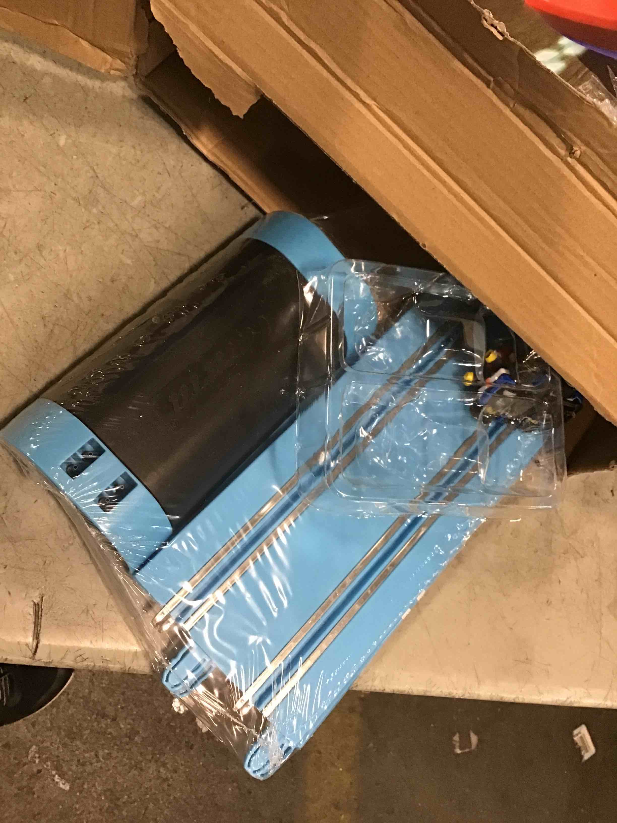 https://s3.amazonaws.com/lotting-images-prod/bidfta/PPE2319344_1743436346997.jpeg