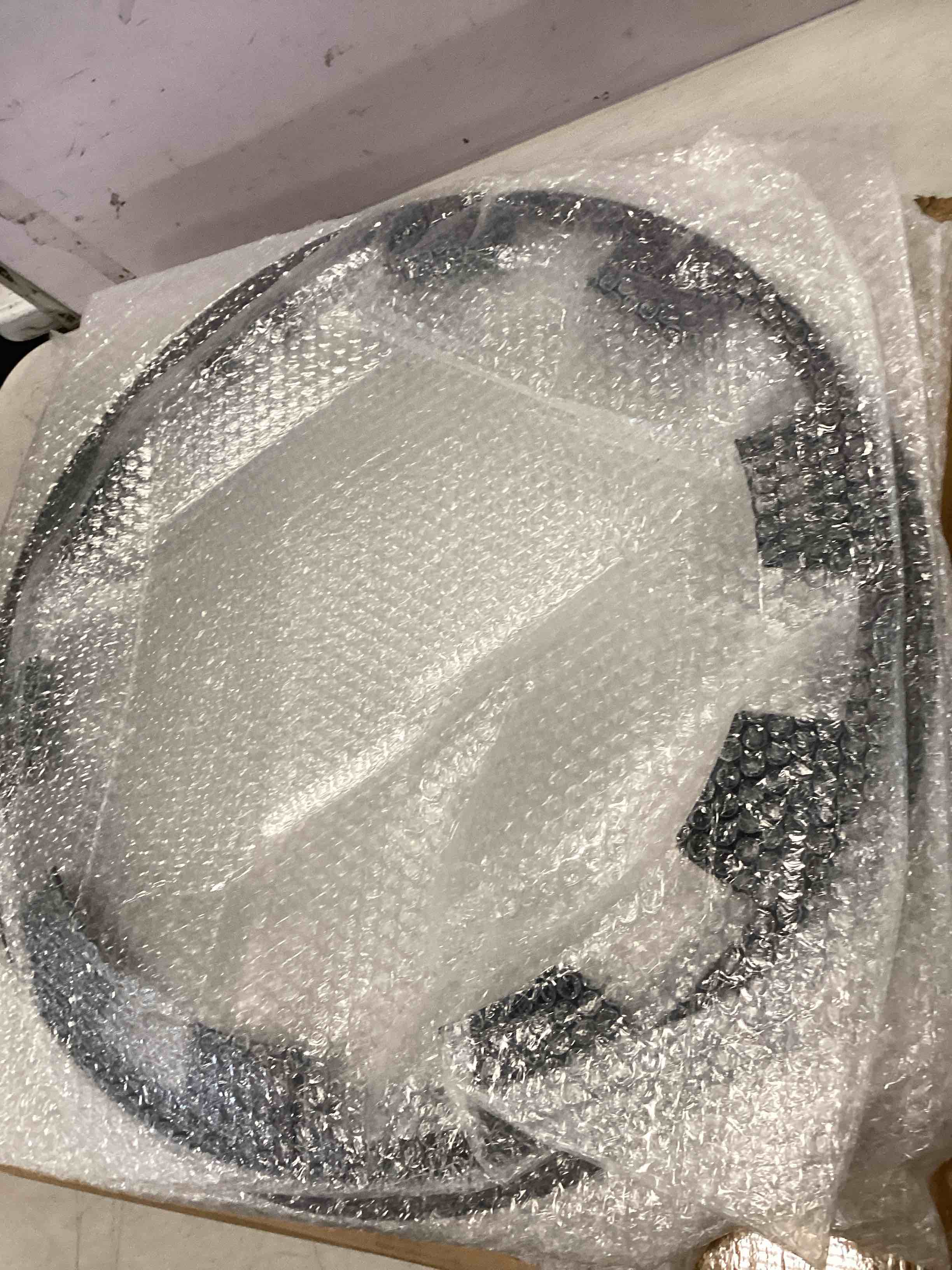 https://s3.amazonaws.com/lotting-images-prod/bidfta/PPE2319944_1746103165487.jpeg