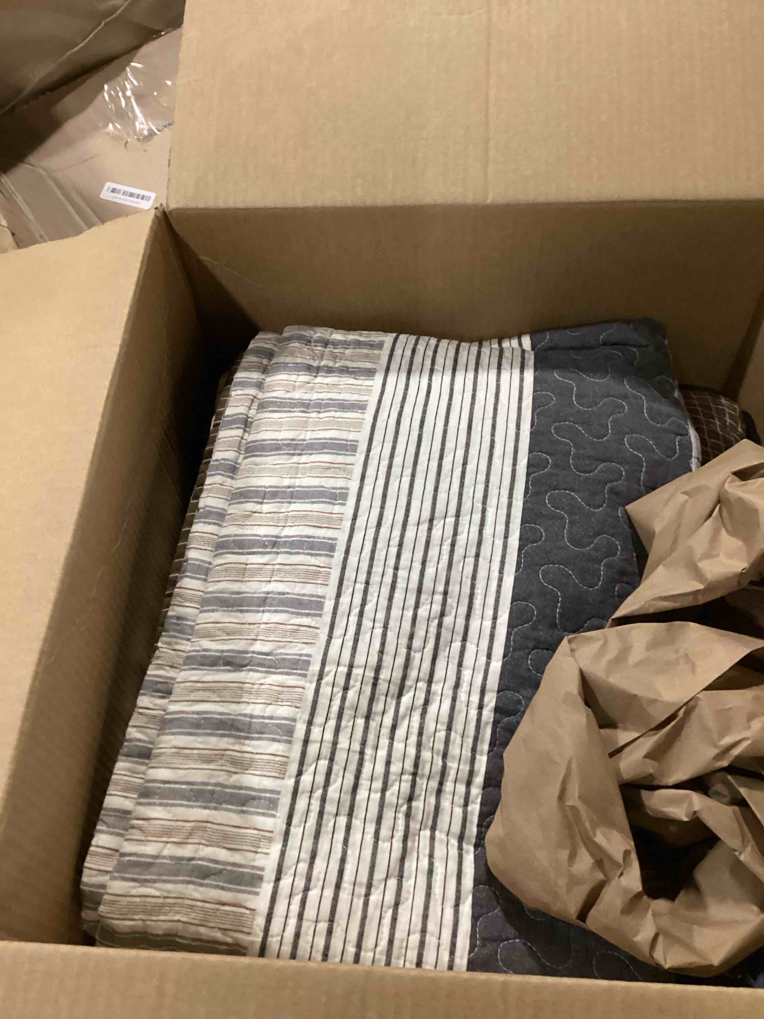 https://s3.amazonaws.com/lotting-images-prod/bidfta/PPE2344004_1750941232612.jpeg