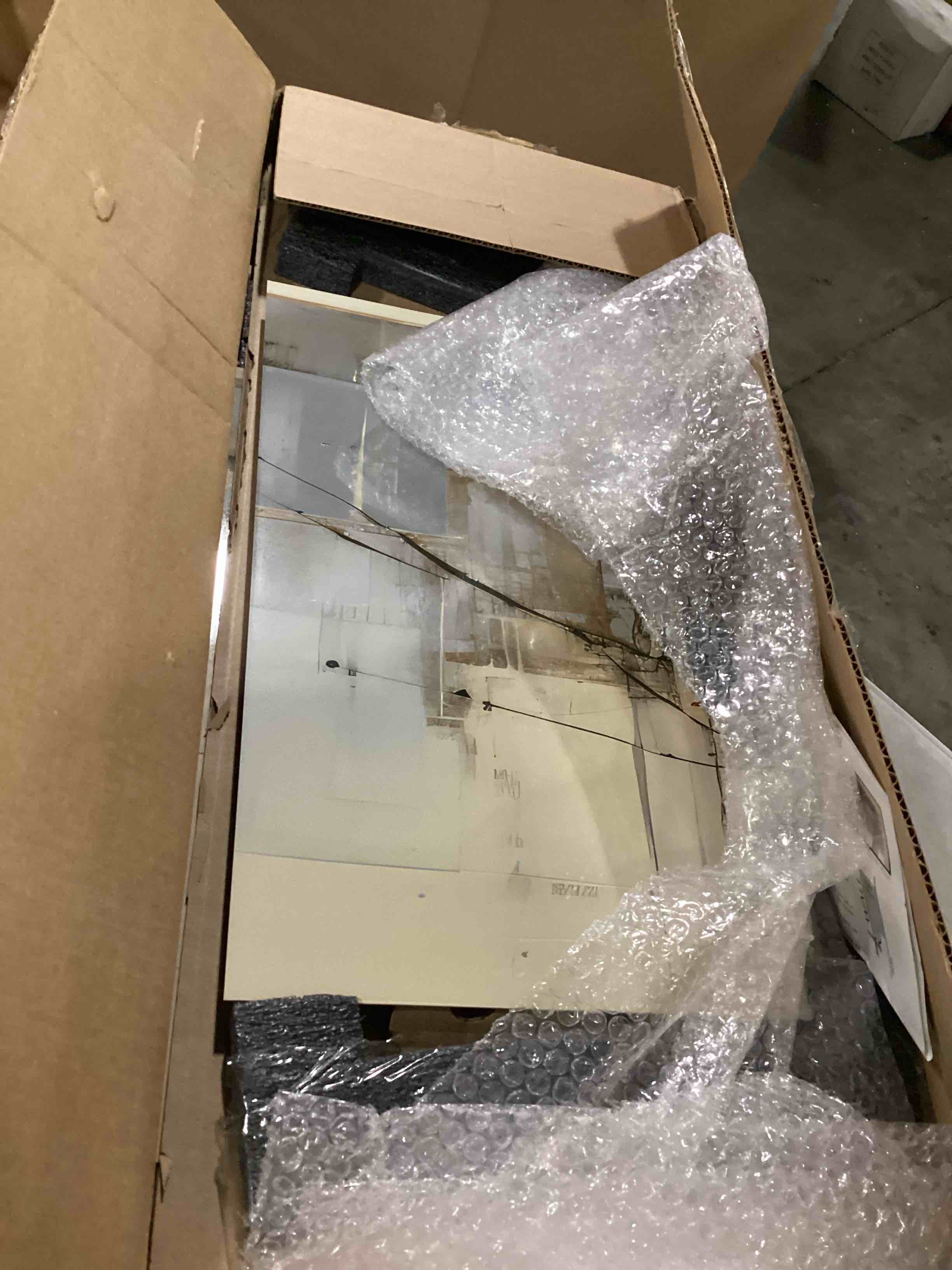 https://s3.amazonaws.com/lotting-images-prod/bidfta/PPE2344138_1750963806372.jpeg