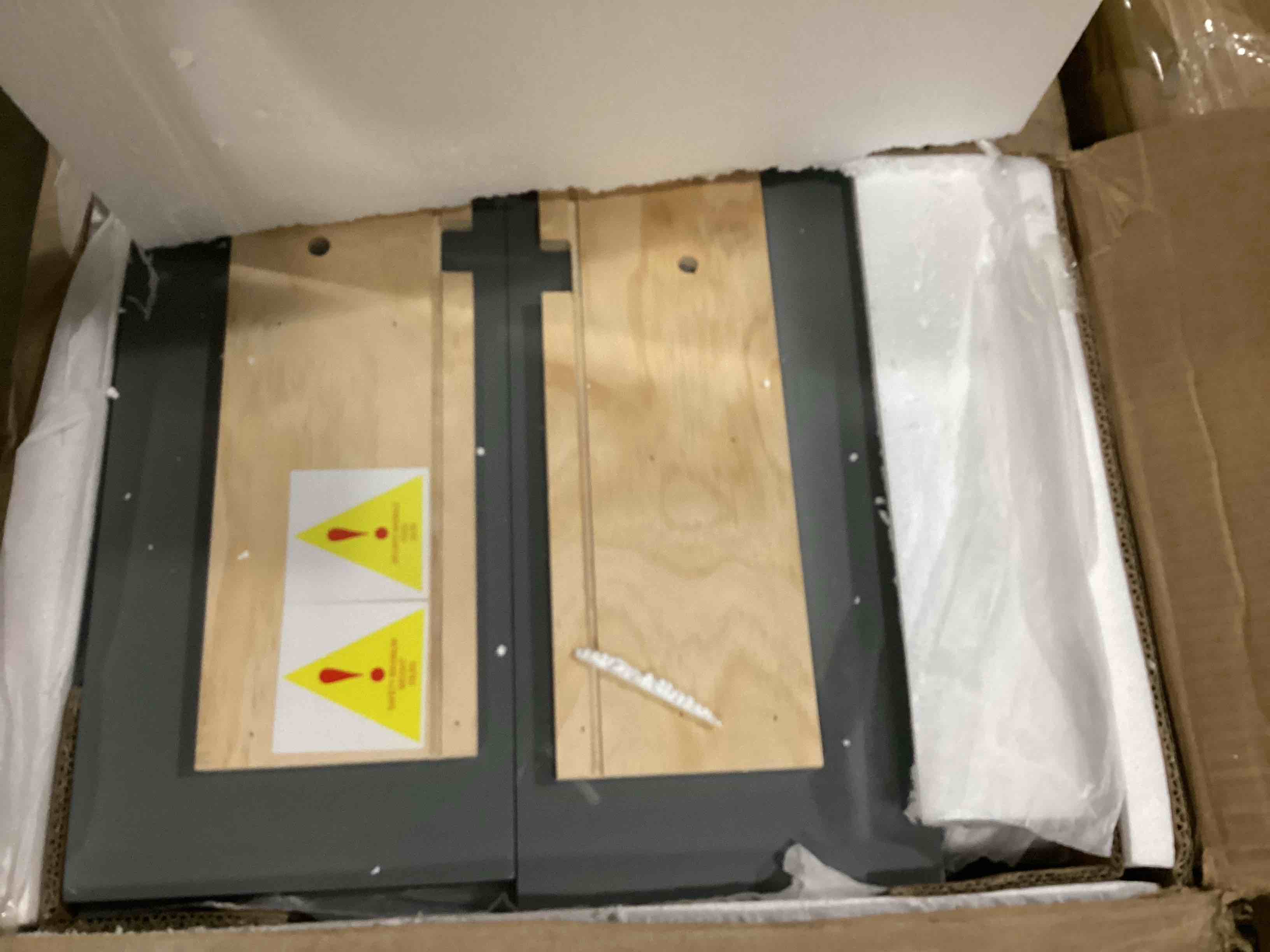https://s3.amazonaws.com/lotting-images-prod/bidfta/PPE2344143_1750965870956.jpeg