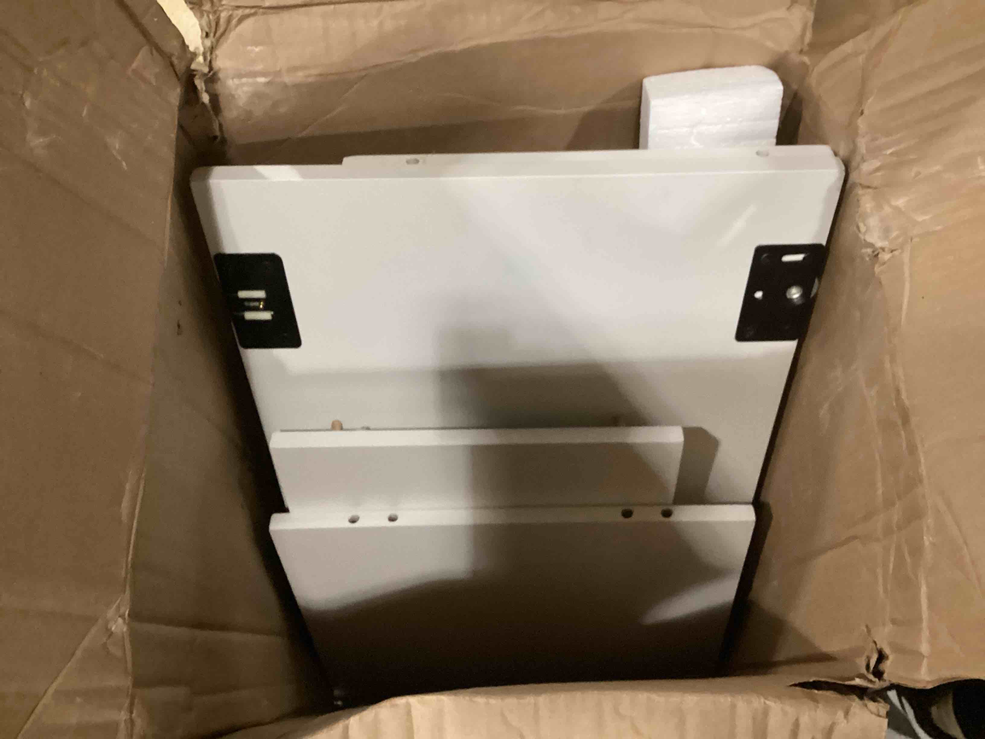 https://s3.amazonaws.com/lotting-images-prod/bidfta/PPE2344183_1751032368940.jpeg