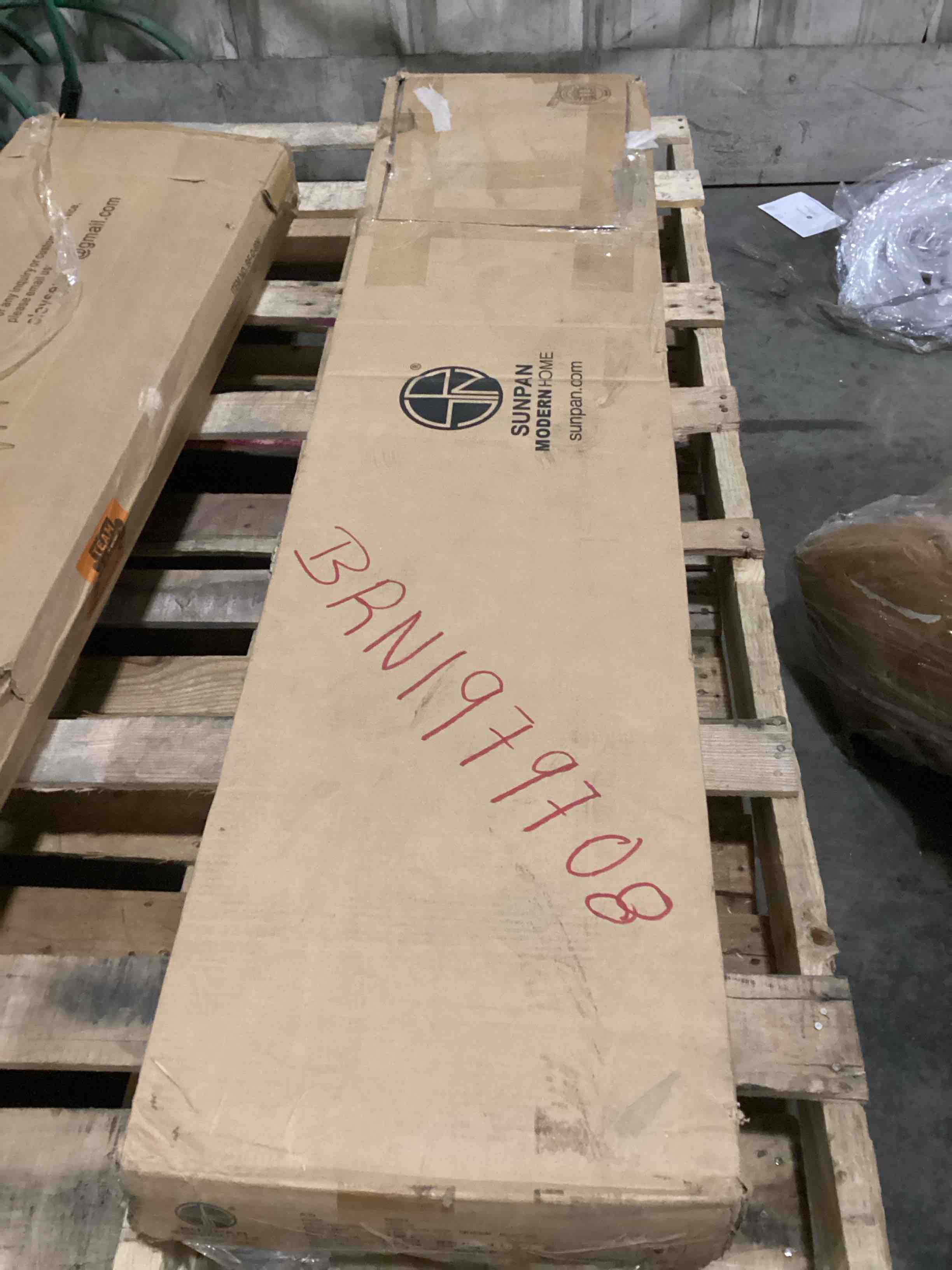 https://s3.amazonaws.com/lotting-images-prod/bidfta/PPE2344261_1751283529621.jpeg