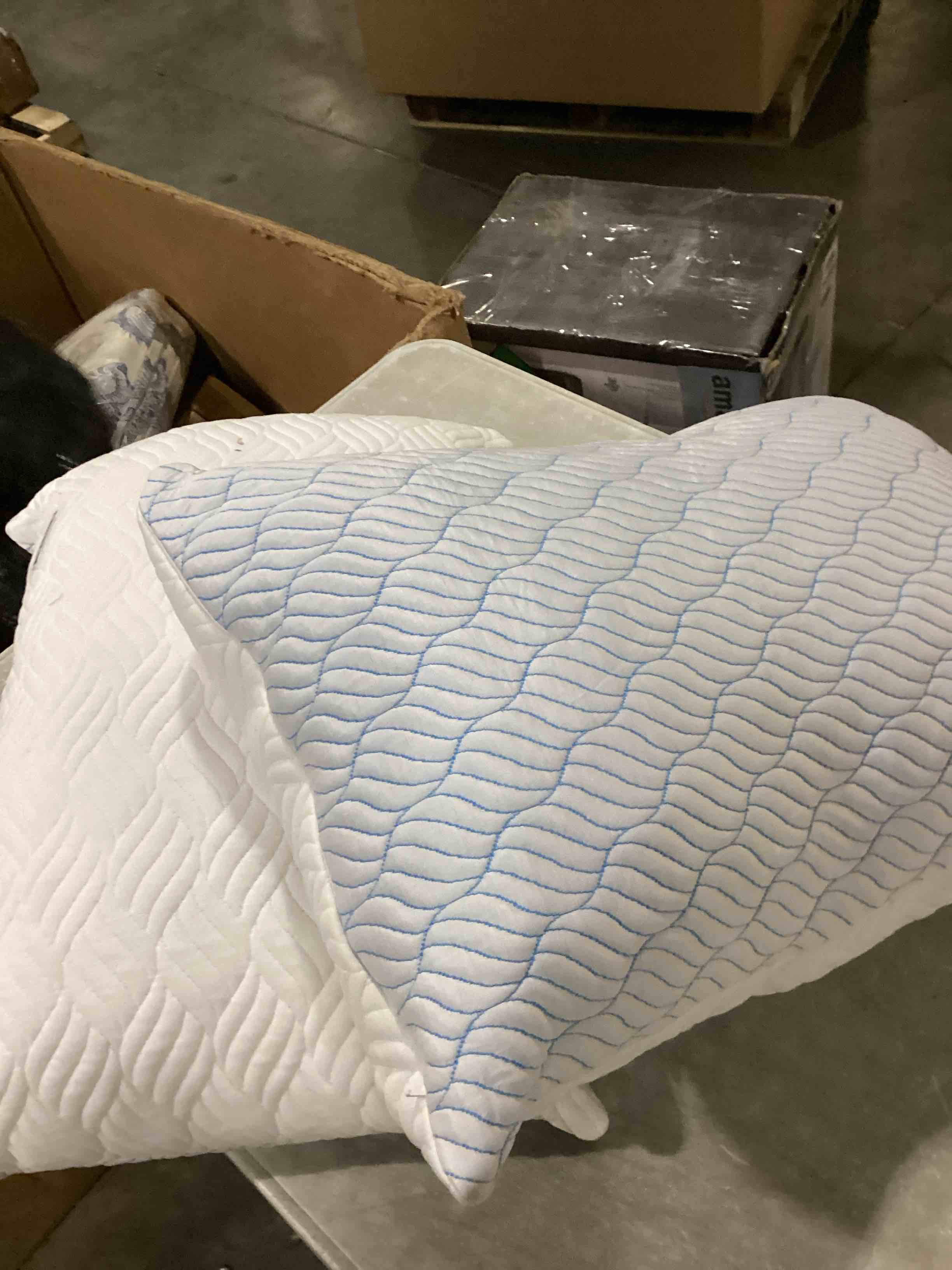 https://s3.amazonaws.com/lotting-images-prod/bidfta/PPE2344287_1751288976317.jpeg